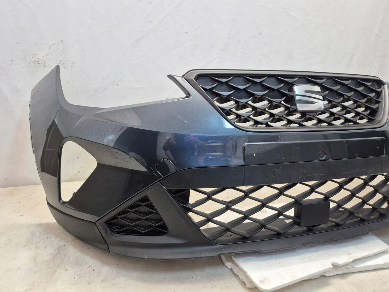 SEAT ARONA LIFT 21- bumper front front grill 6F9807221E