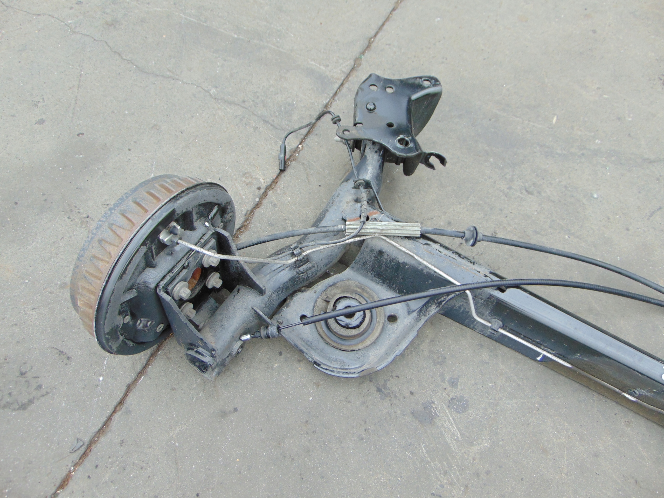 RENAULT ZOE 12- BELKA OŚ ZAWIESZENIA TYŁ TYLNA Numer katalogowy części OŚ TYŁ    ZOE 2014R