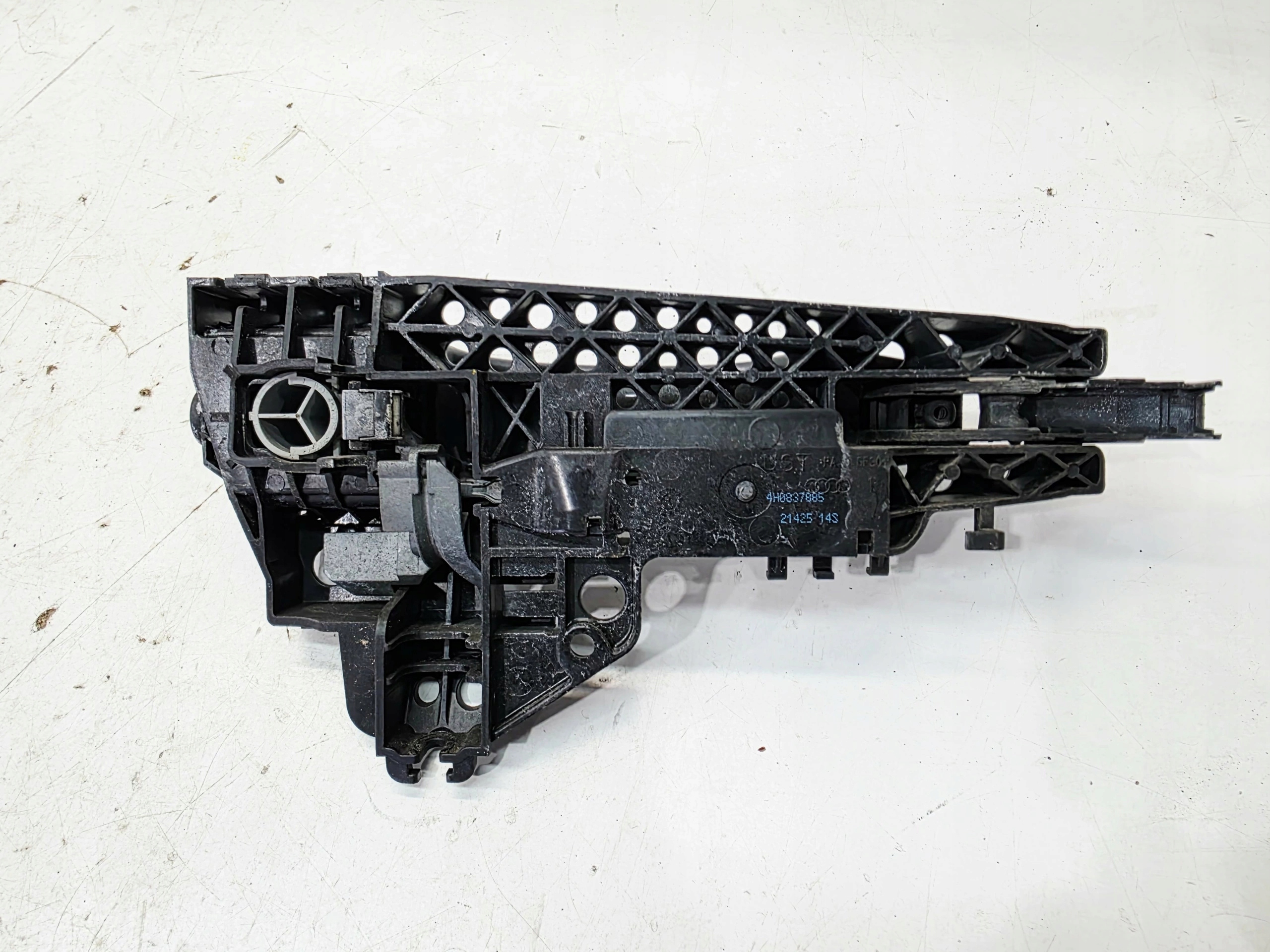 Türgriff Halter links vorne oder links heck AUDI A6 C7 A7 A8 4H0837886 LZ7S