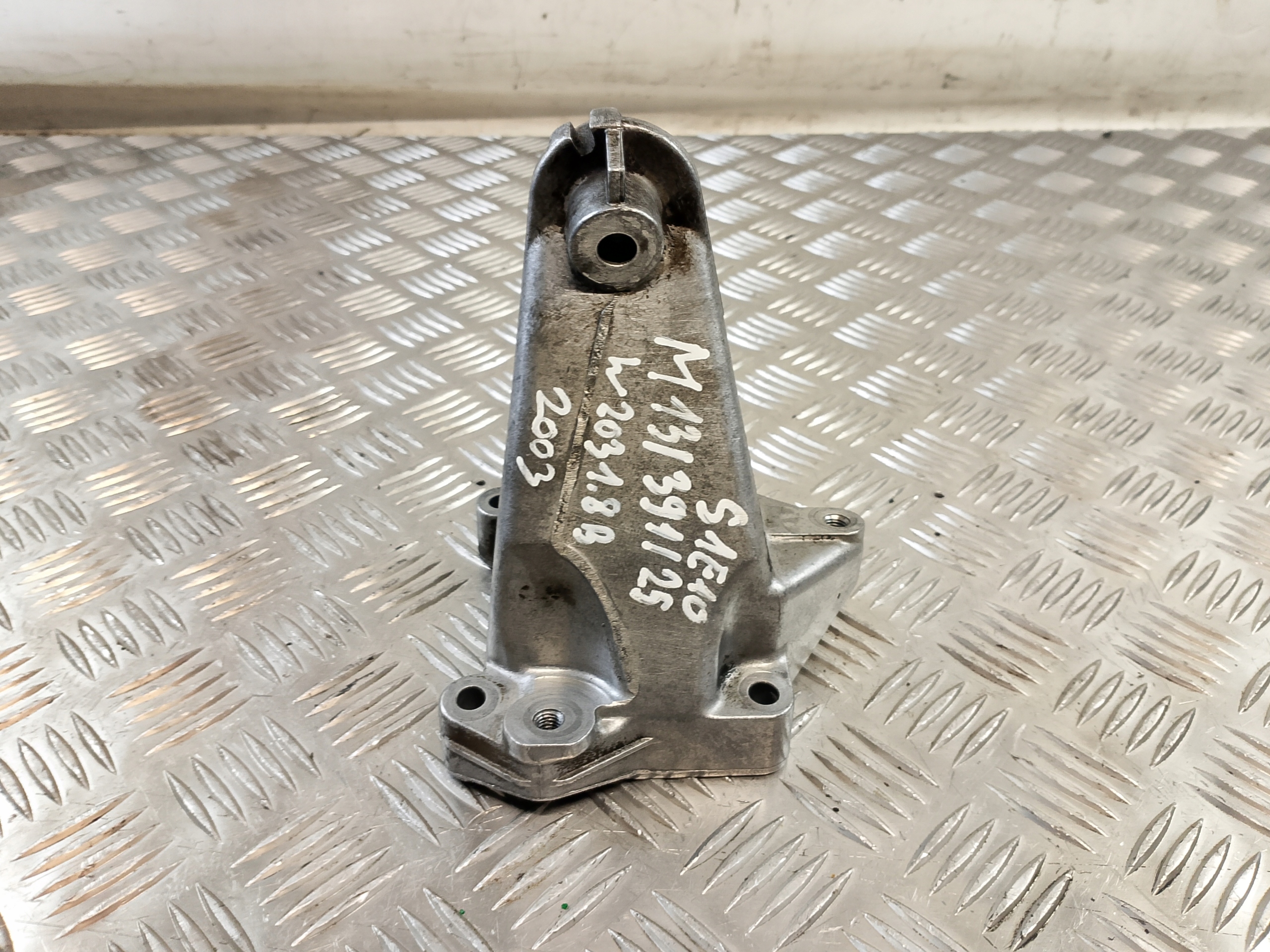engine supporting mount MERCEDES W203 1.8 B compressor; OE A2712230904