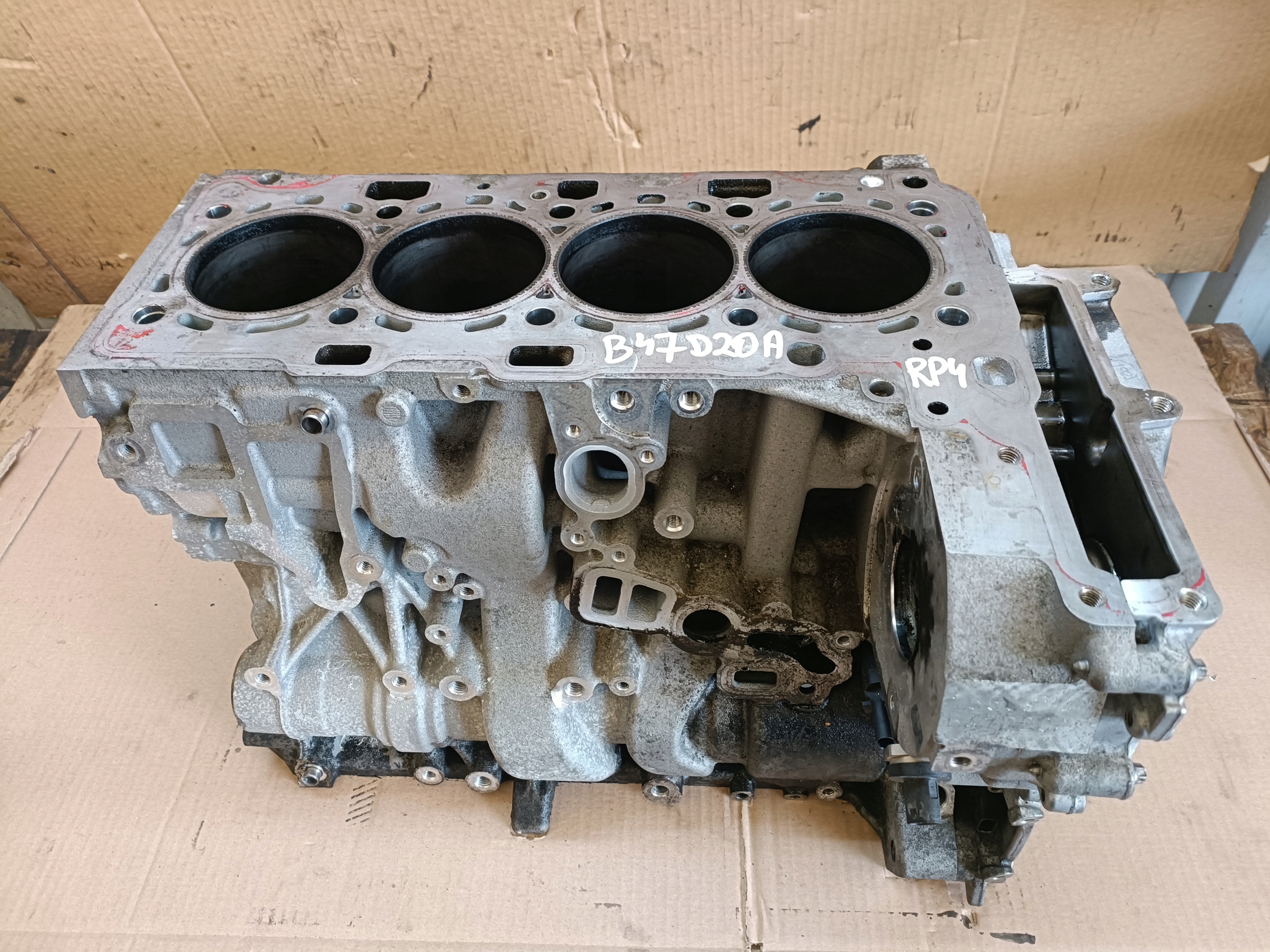 BMW 2.0 D B47D20A BLOK SILNIKA 851398206