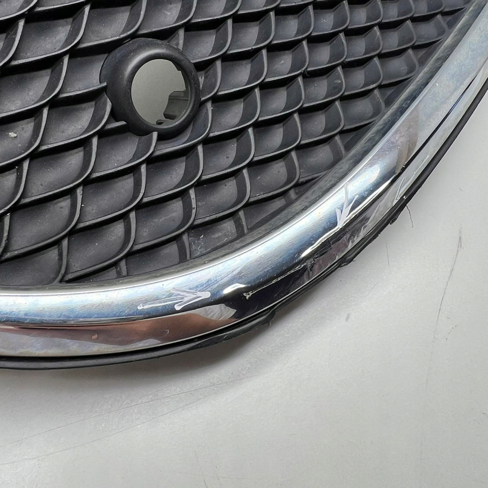 MERCEDES E-class W213 16-20 grid moulding CHROM left front A2138851122