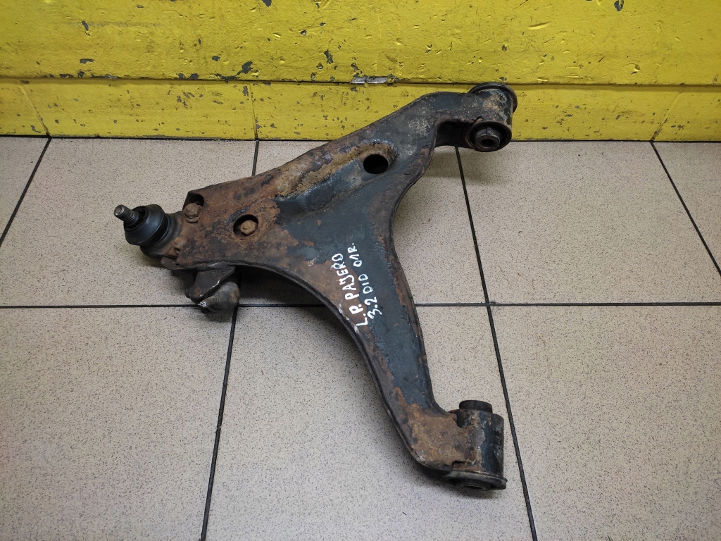 MITSUBISHI PAJERO 3 3.2 DID arm left front