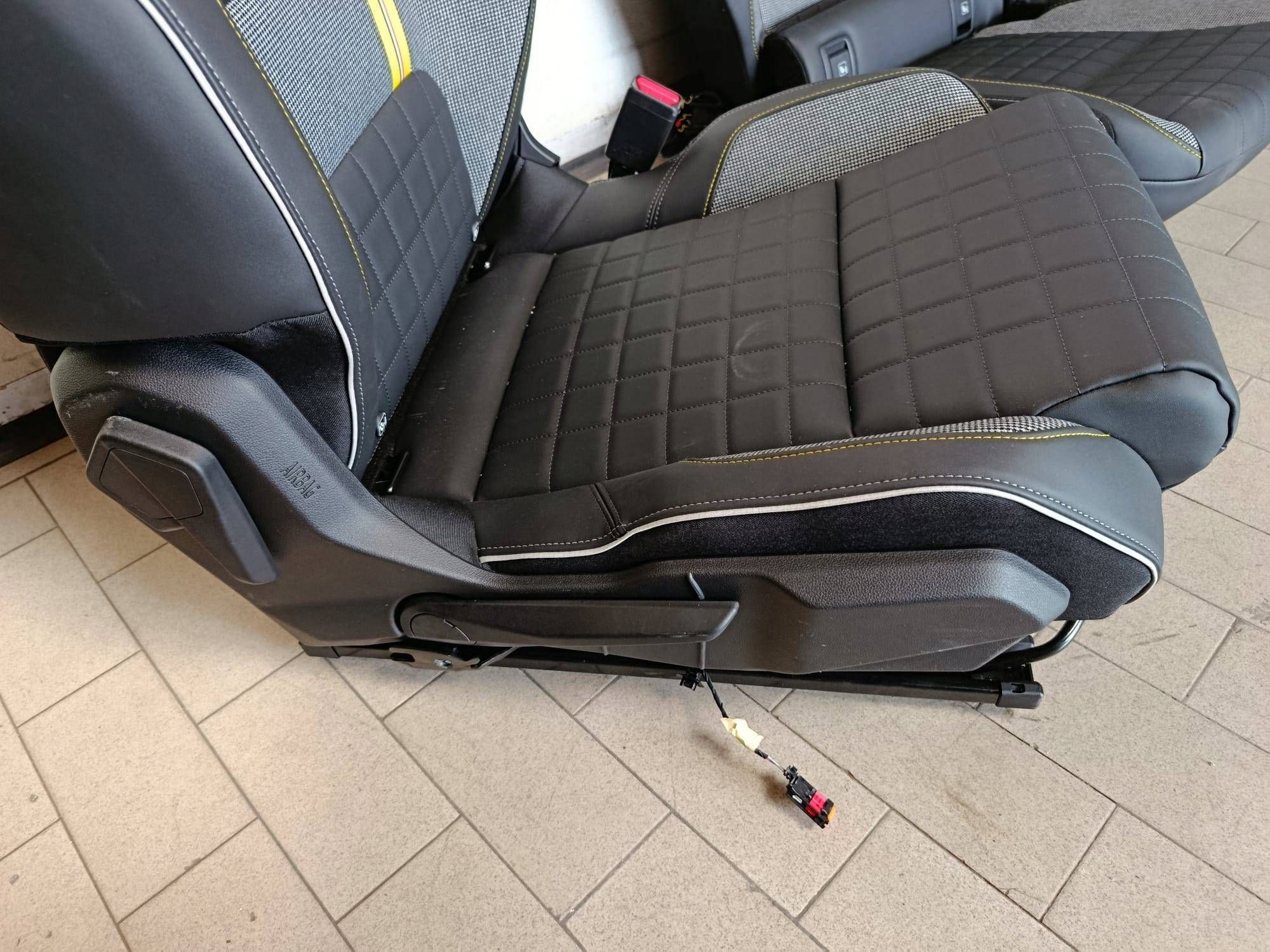 Komplet seats z boczkami inner armrest Renault 4 as new!
