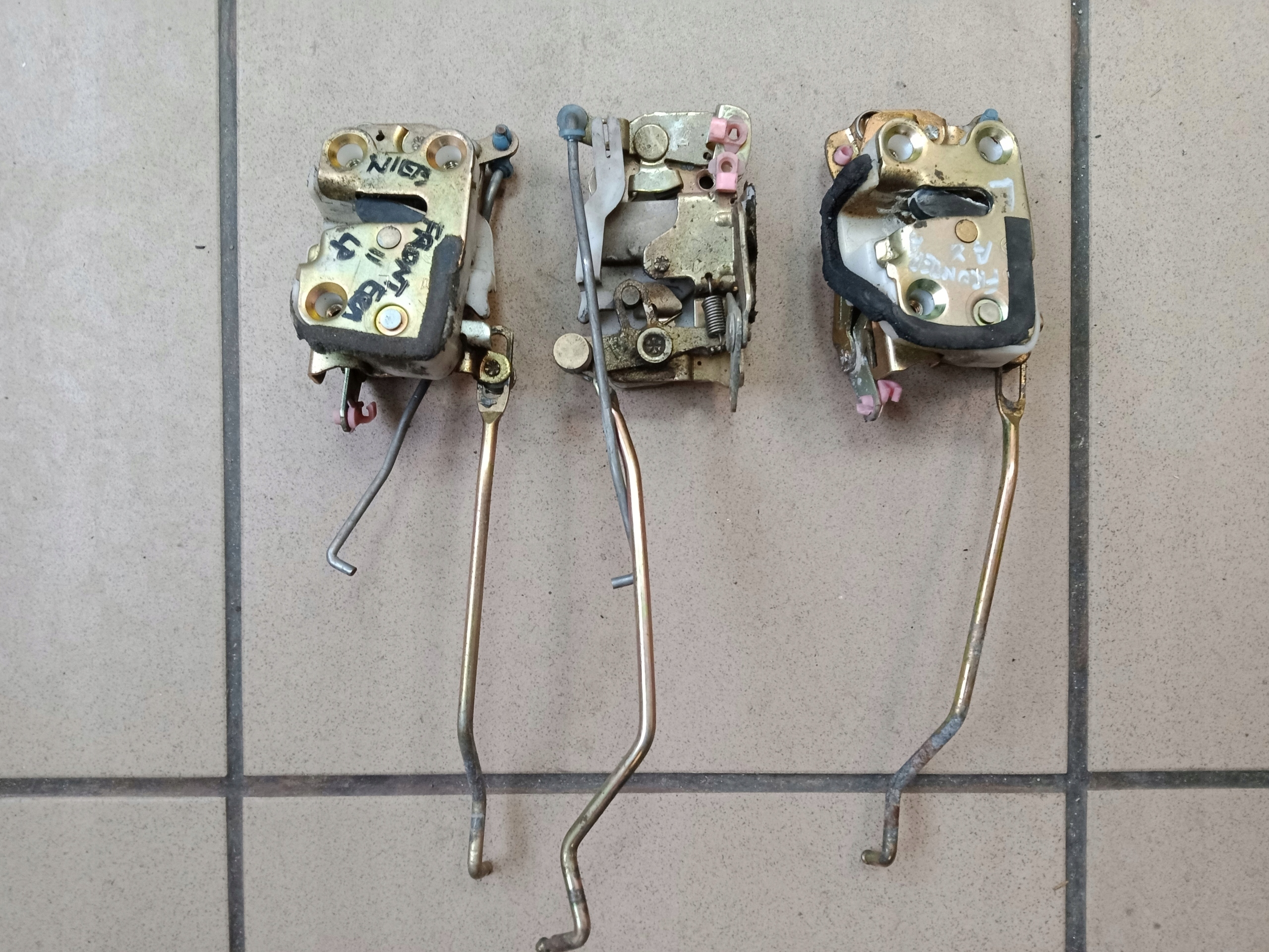 OPEL FRONTERA A 92-98 ZAMEK LEWY PRZEDNI