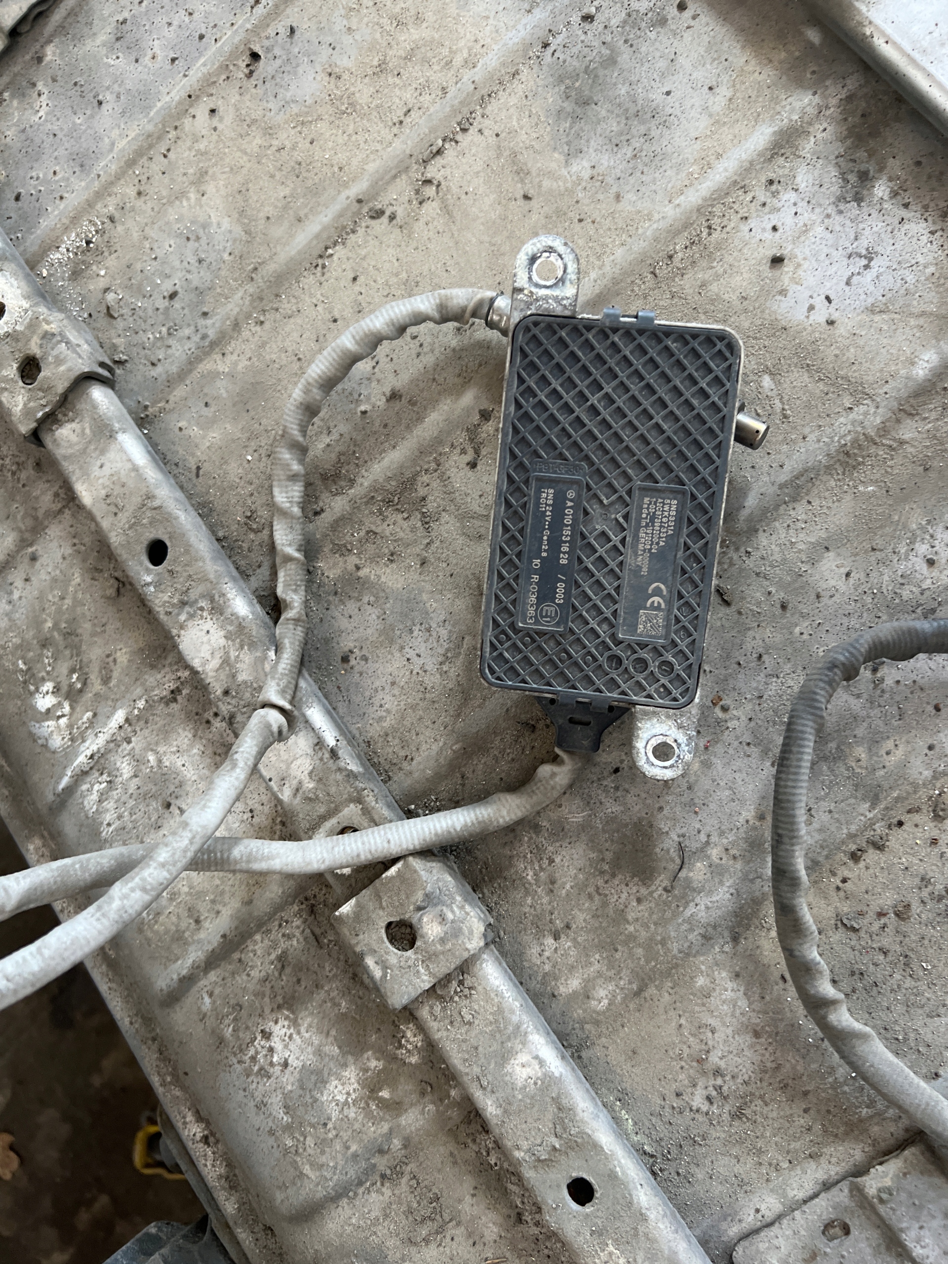 Mercedes Actros MP4 датчик nox a0101531628