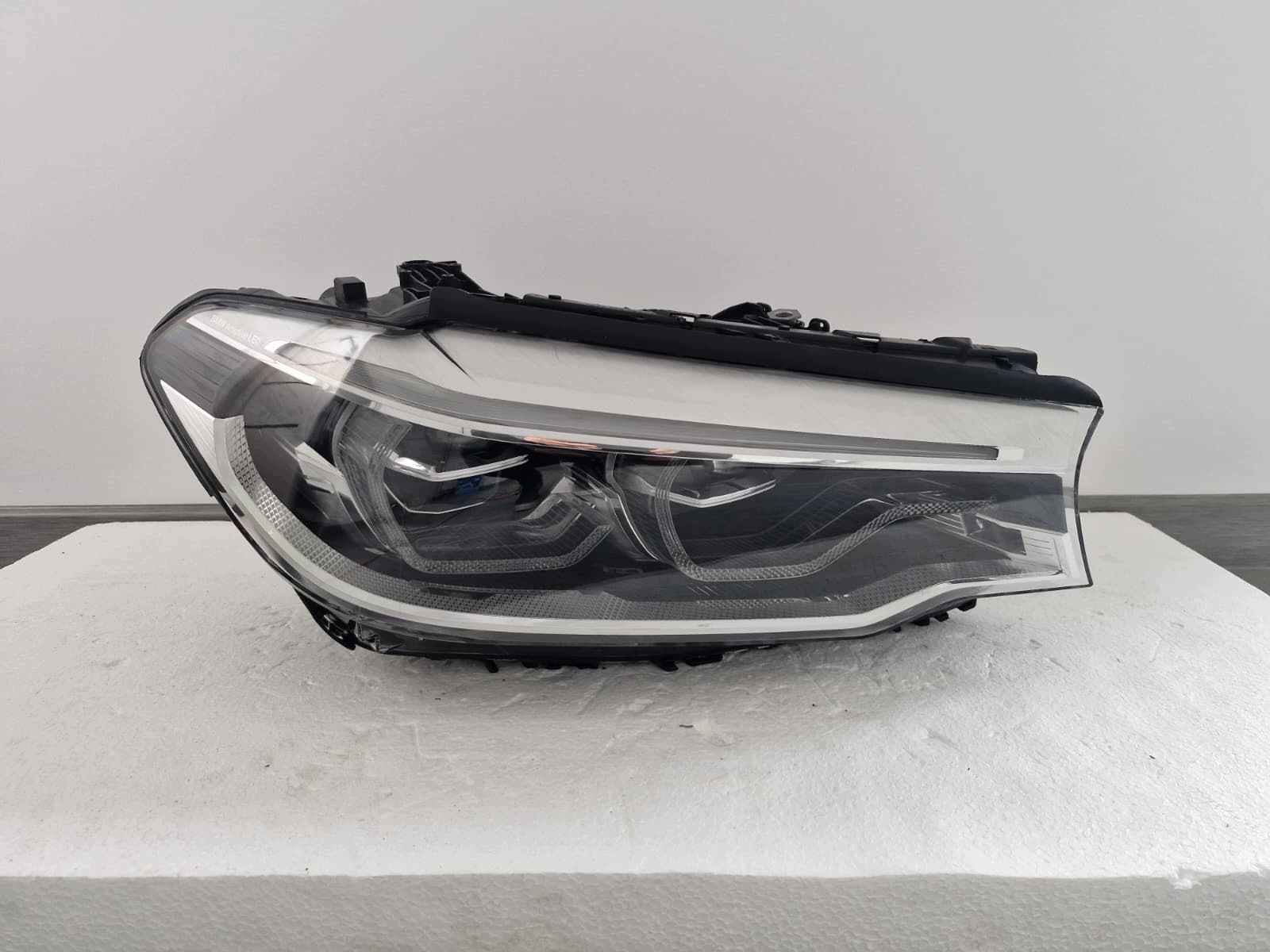 light right BMW 5 G30 G31 FULL LED Adaptive LED