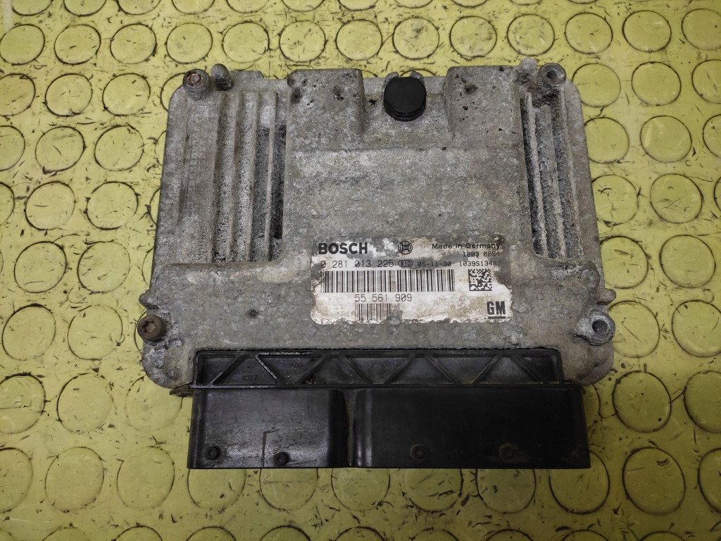 SAAB 9-3 II 1.9 CDTI control unit of the engine 0281013225