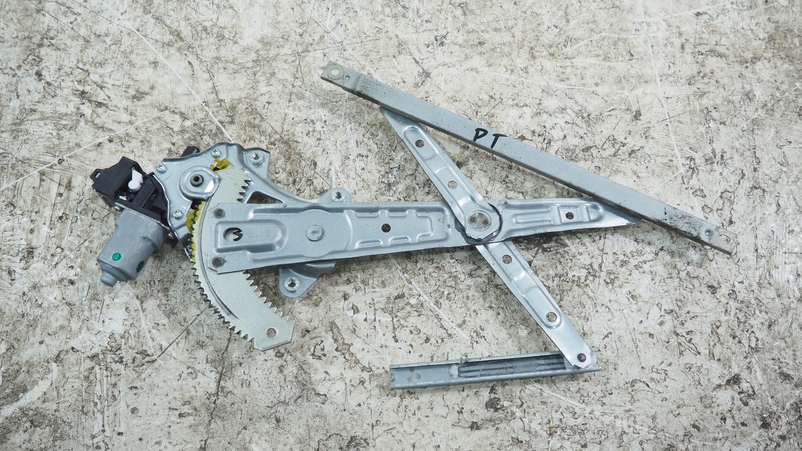 Renault Alaskan Nissan Navara window regulator right rear part