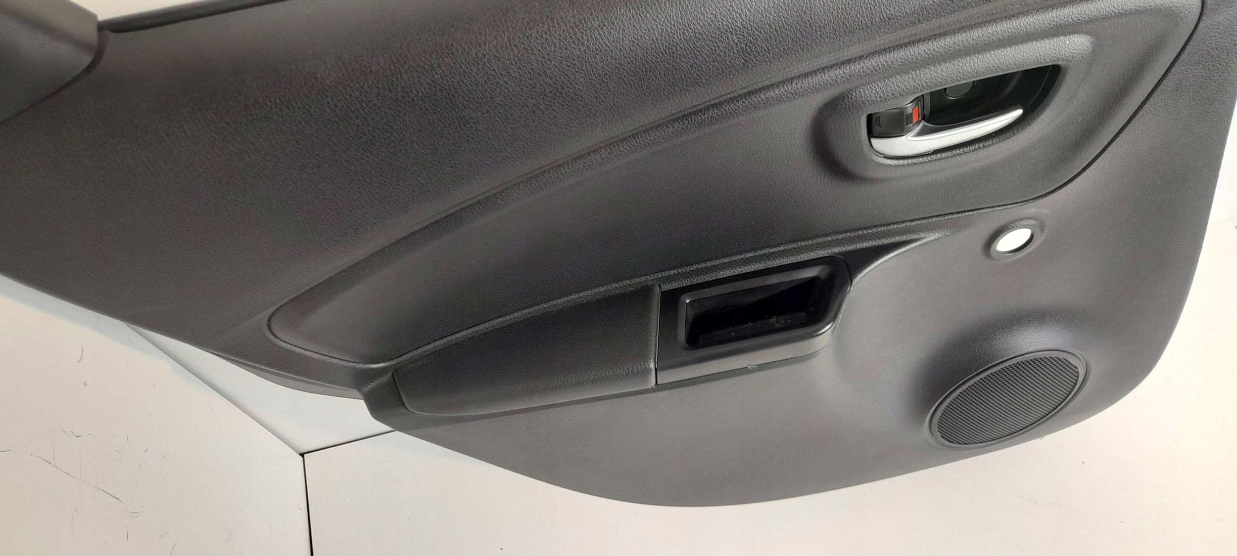 Toyota Yaris III 2017-2020 side rear left 676130D550 (ET168)