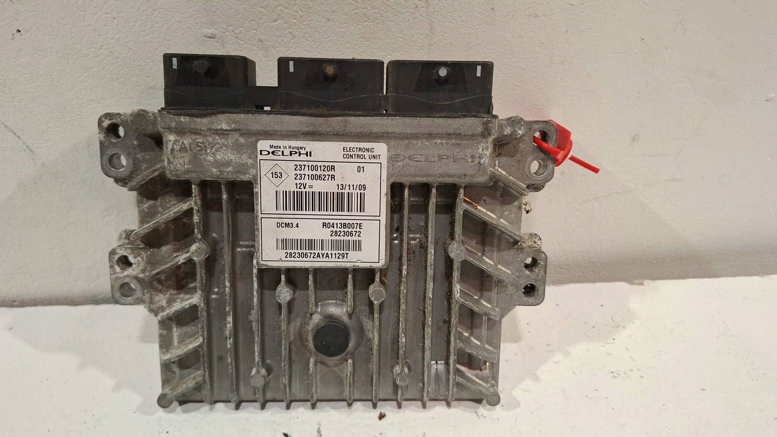 control unit of the engine computer 237100120R Renault Megane III 1.5 DCI