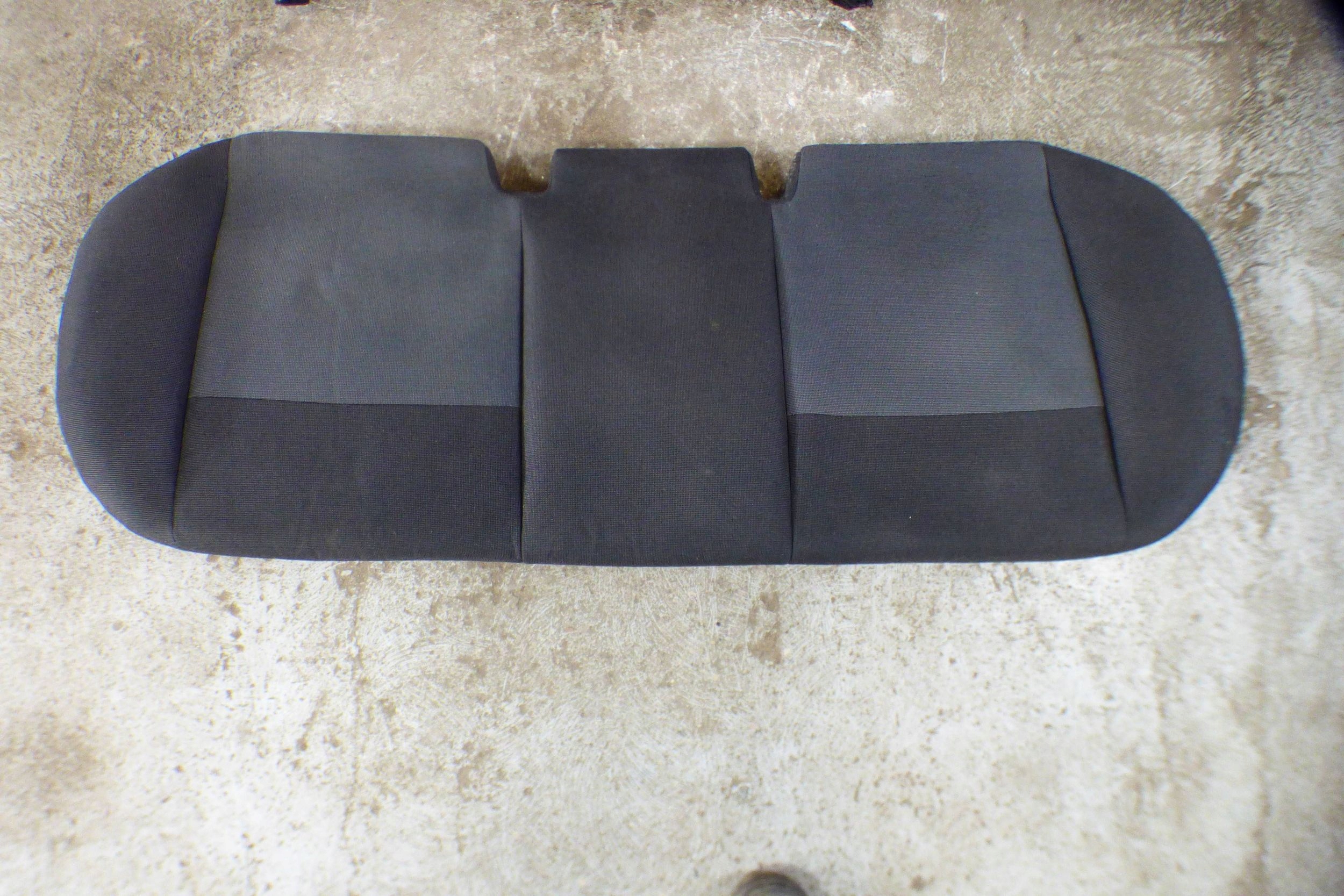 Ford Fiesta MK7 Sitz Gurten zapinki heck komplet