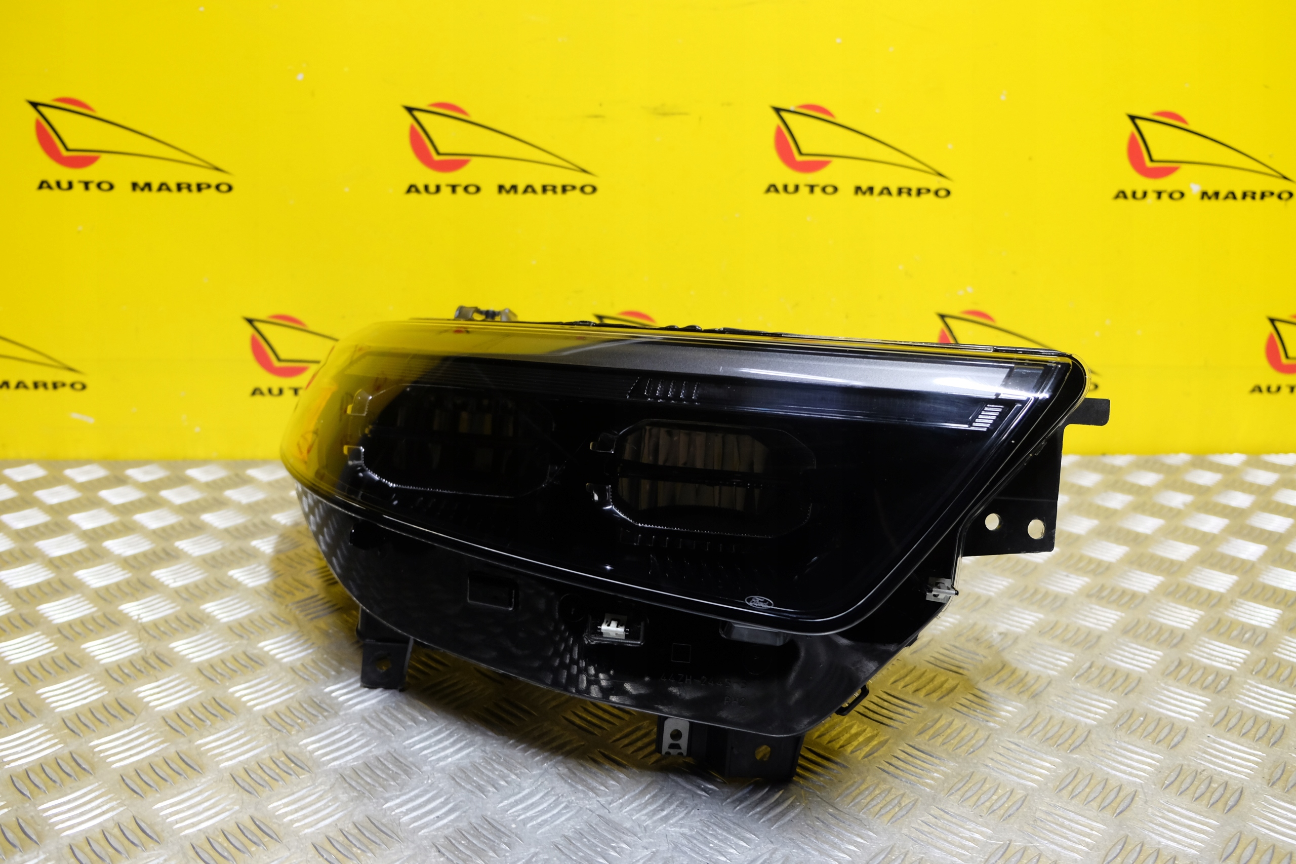 FORD EXPLORER 2020- REFLEKTOR LAMPA POLMID LED CIEMNA R USA Strona zabudowy prawa