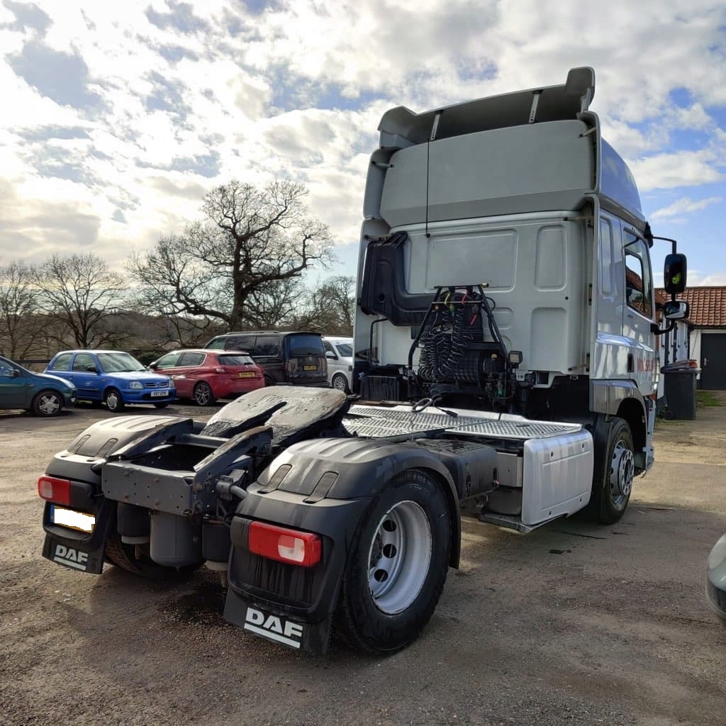 DAF 106 XF CF RAMA PRZEDŁUŻKA SIODŁA OSŁONA