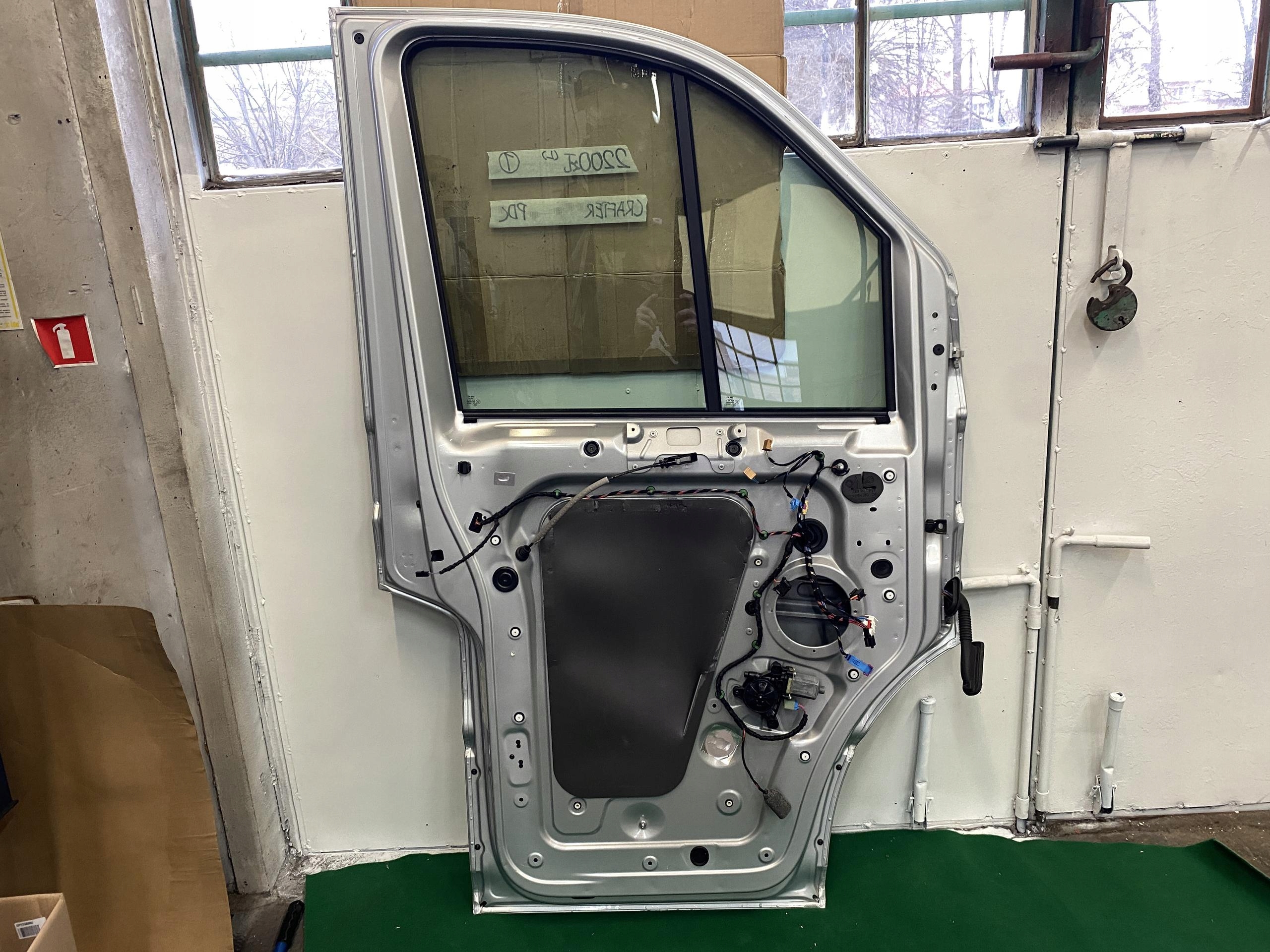 VW CRAFTER 2 MAN TGE 17- door front left silver PDC 7C0831311C