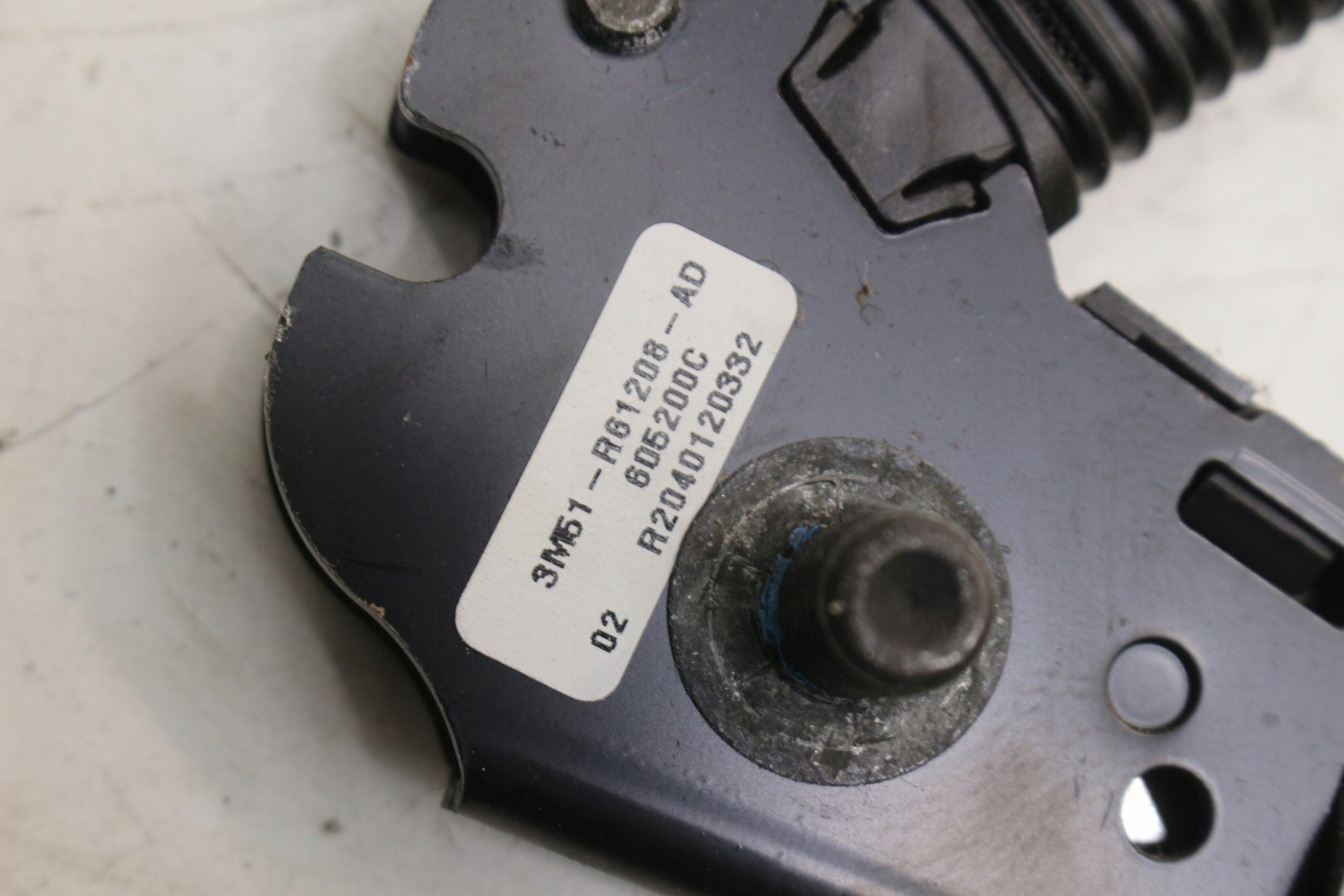 ремень безопасности правый FORD c-max и Mk1 3M51-R61208-AD