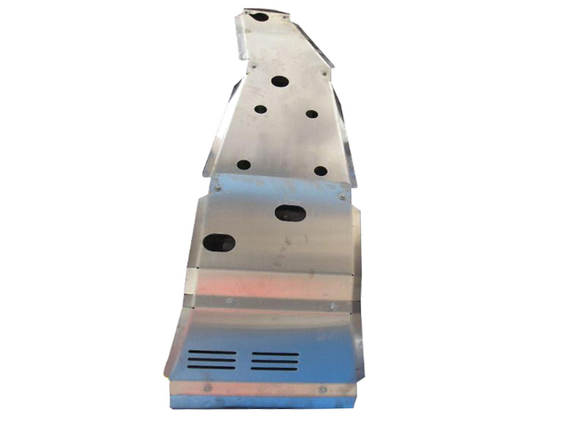 ЗАХИСТ З НИЗУ TOYOTA LAND CRUISER 120 ОХОРОНА