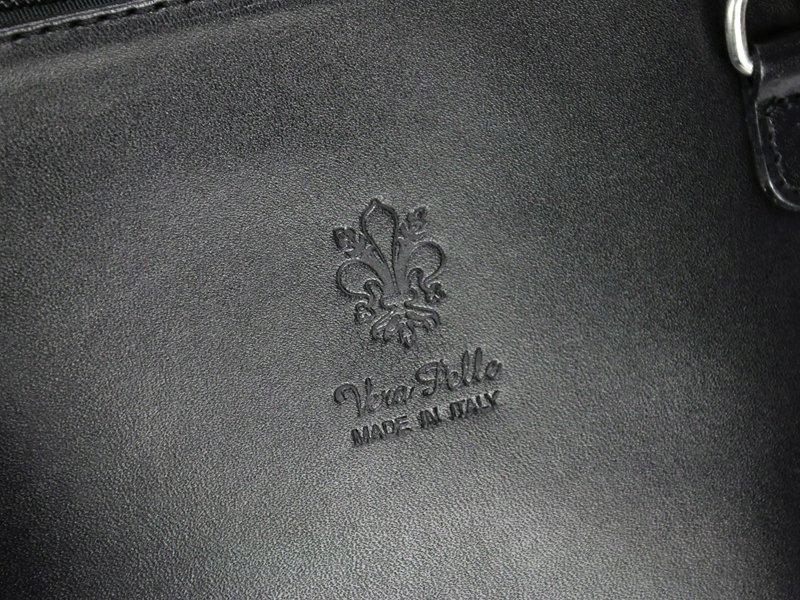 Skórzana mała damska listonoszka Barberinis Kolor czerwony