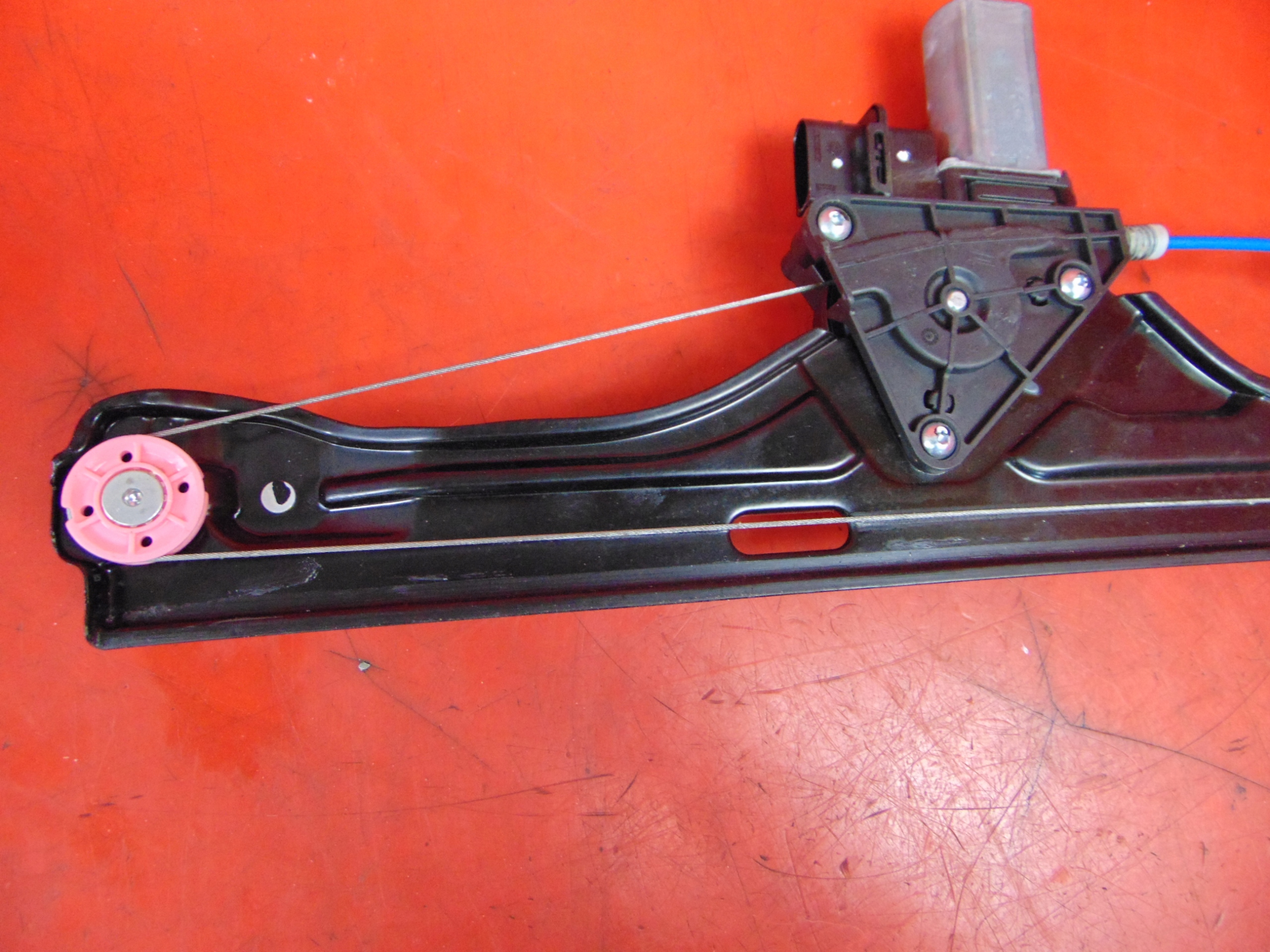 BMW 2 F46 F45 window regulator left front 7463485