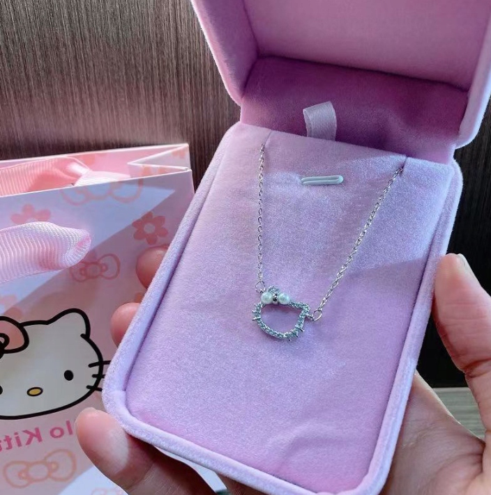 Wisiorek Hello Kitty fairy goth Łańcuszek Perełki