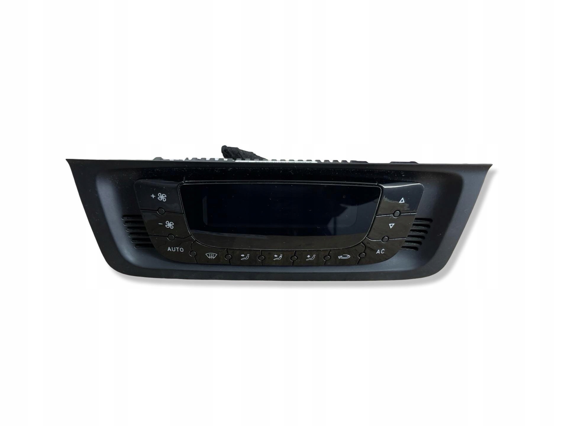 control panel of the air conditioning SEAT Ibiza 4 2011 6J0820043C