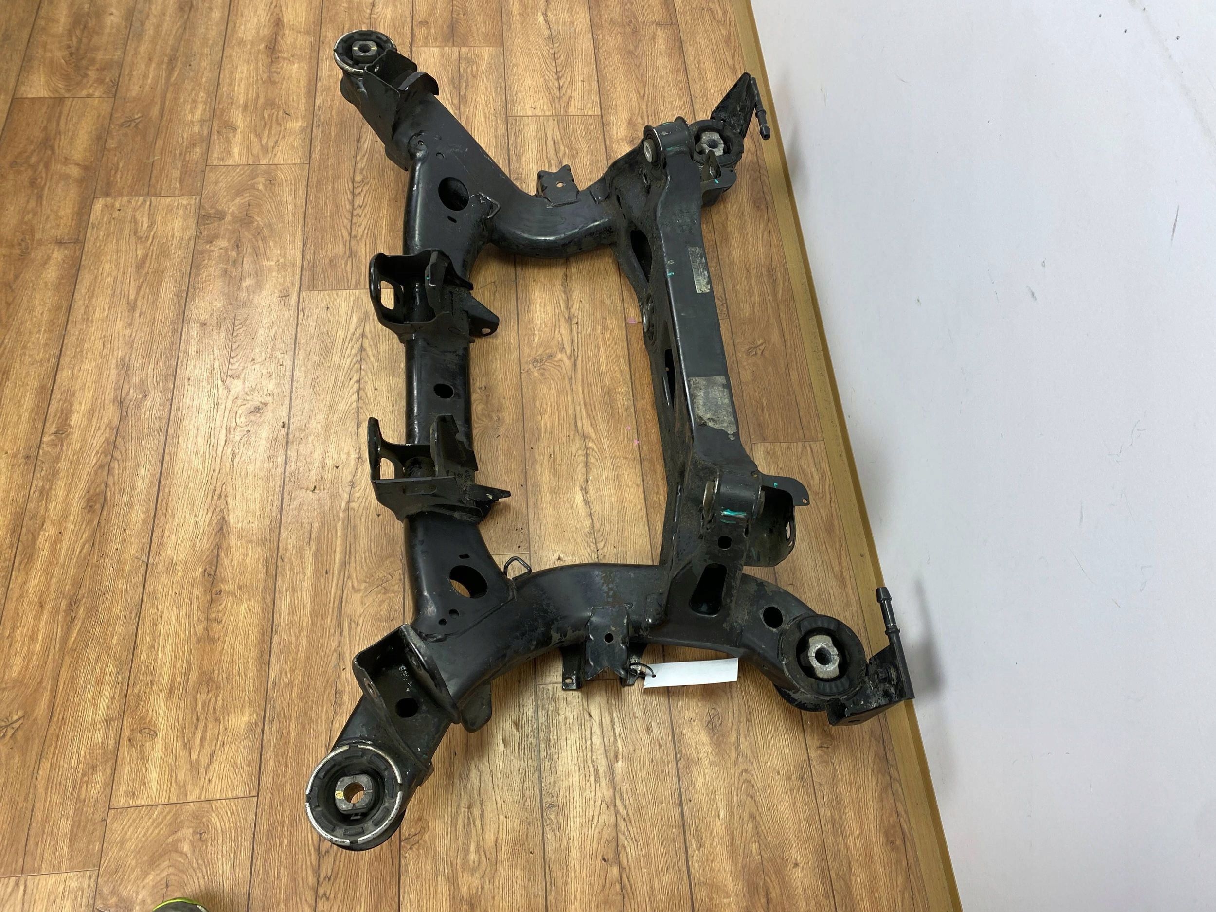sider rear subframe axle beam axle beam trawers Cadillac CTS III 2016