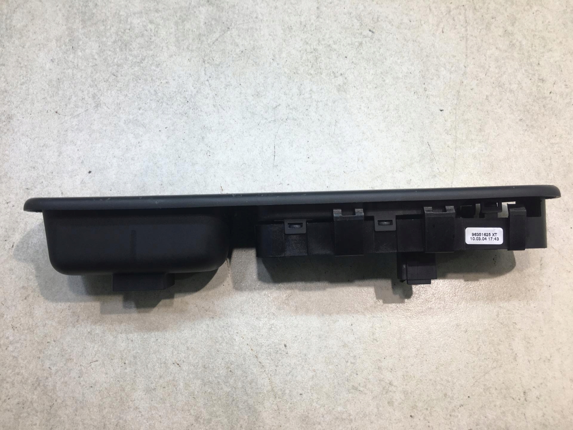 PANEL windows right front PEUGEOT 307 SW 96351625XT