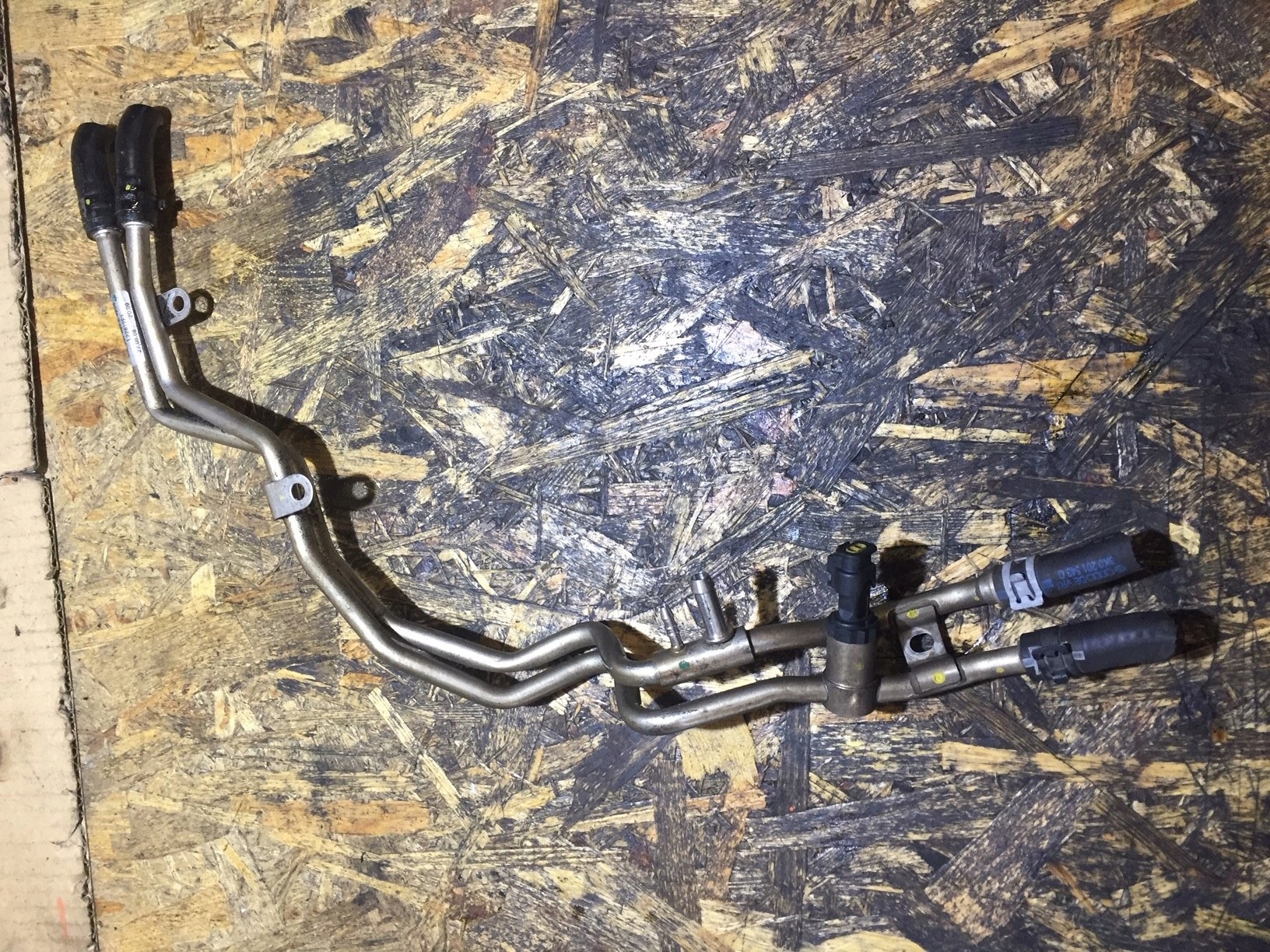 AUDI A4 B8 2.0 TDI fuel hoses 03L201360E