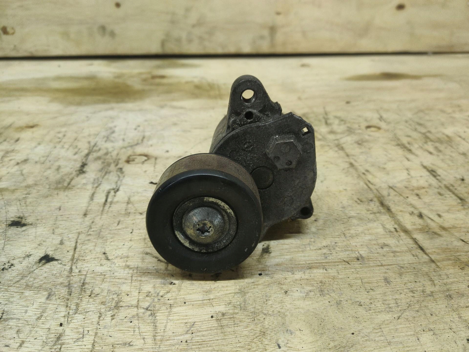 Riemenspanner Spannelement alternatora Nissan X-Trail T32 2014