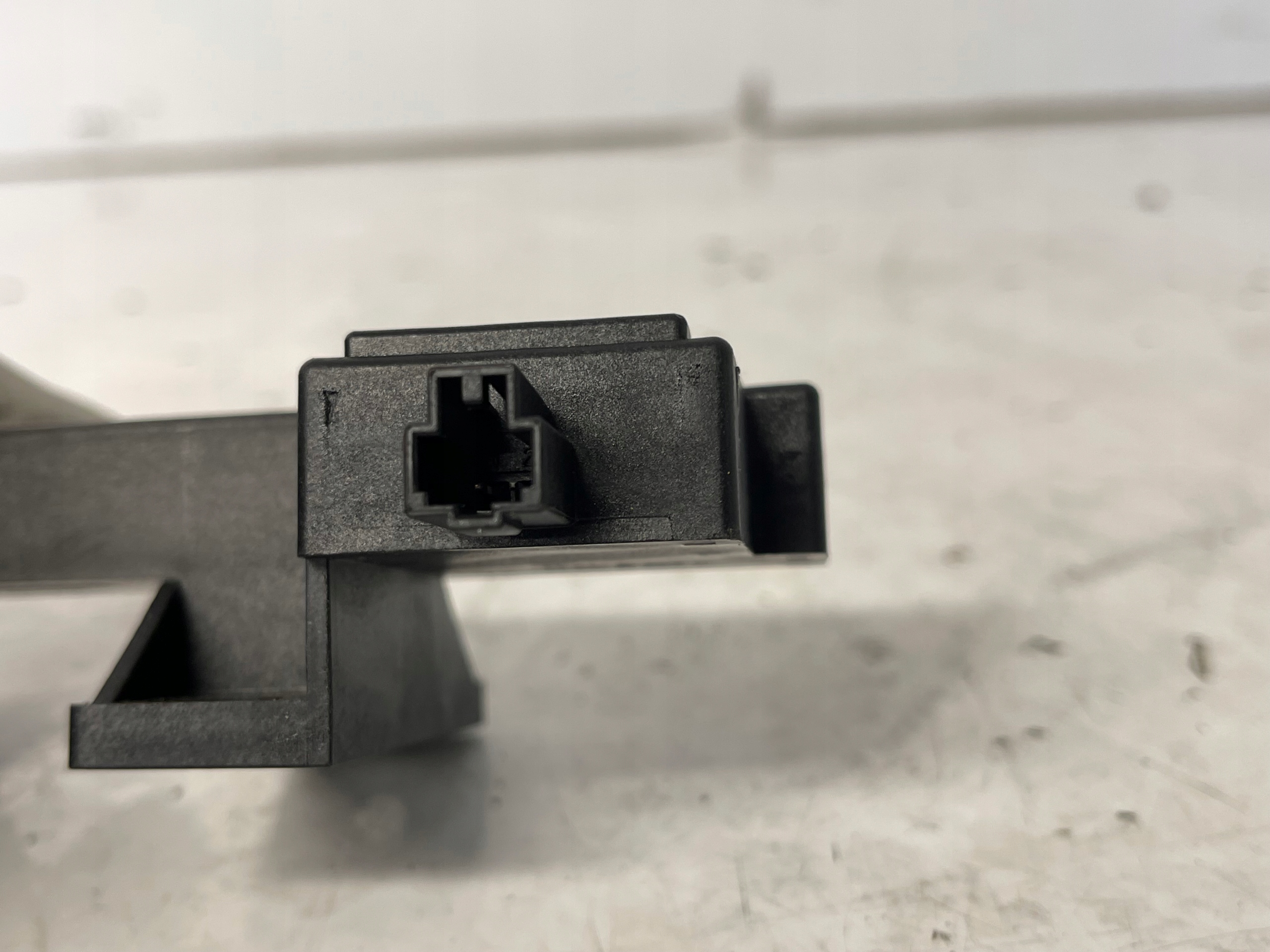 AUDI A6 C7 amplifier ANTENY KESSY 8K0907247