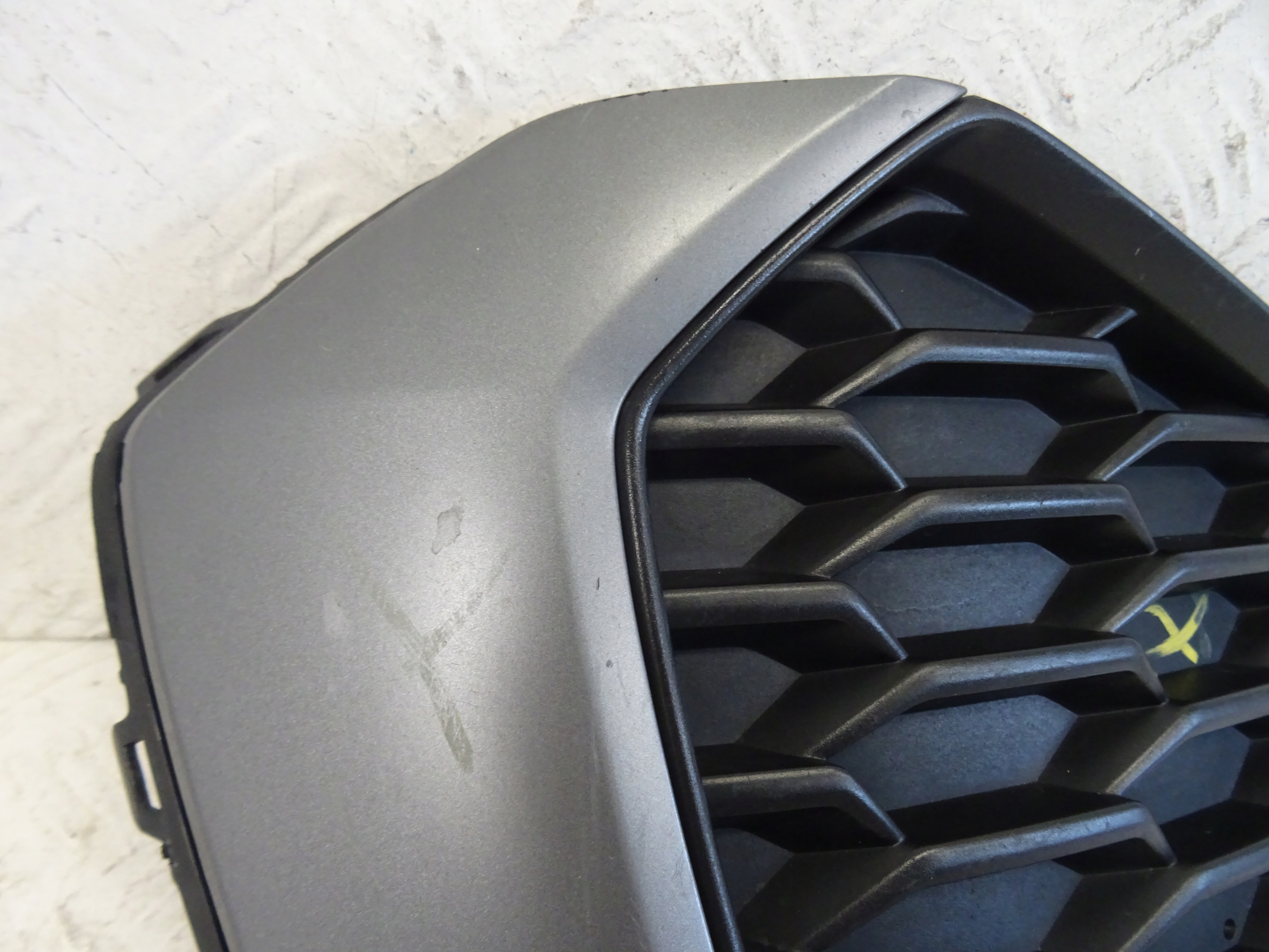 grid of a bumper front front left AUDI A3 S-LINE 8Y 8Y0807681B