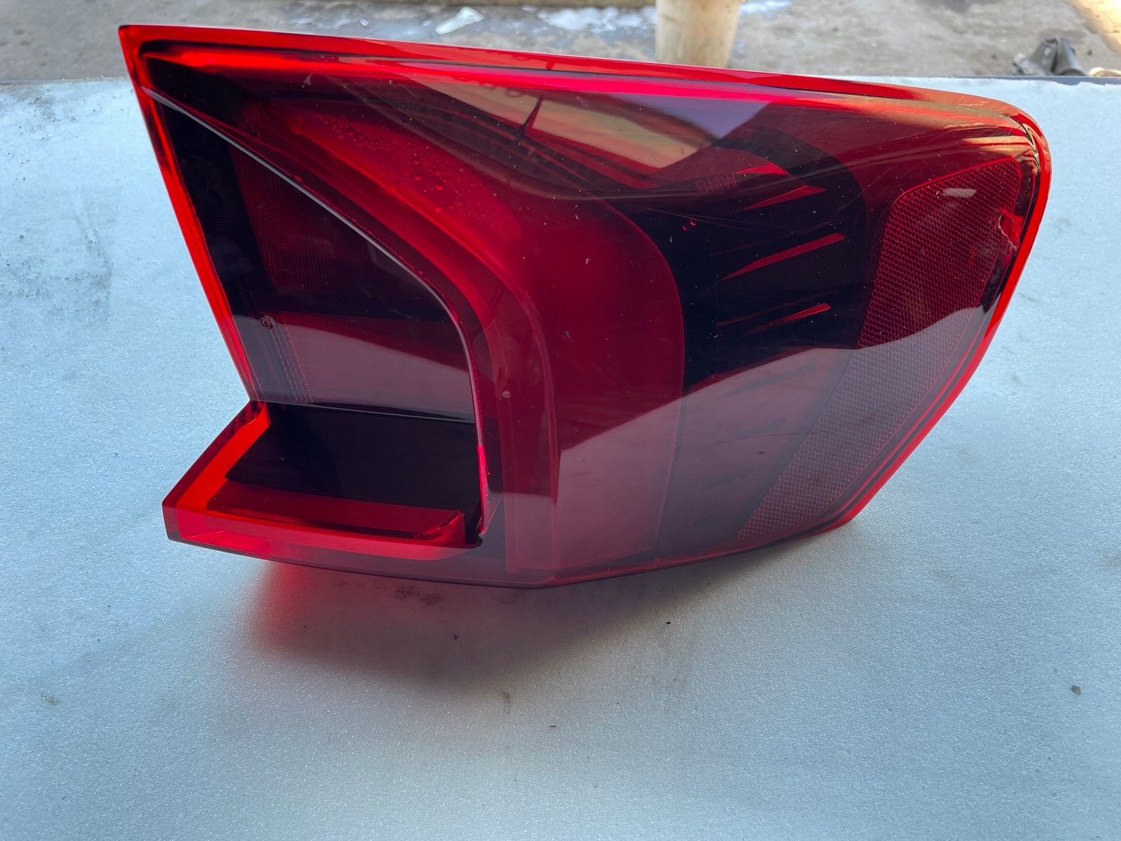 BMW X1 iX1 U11 LAMPA TYŁ TYLNA PRAWA H4946535009 F03864000F EUROPA