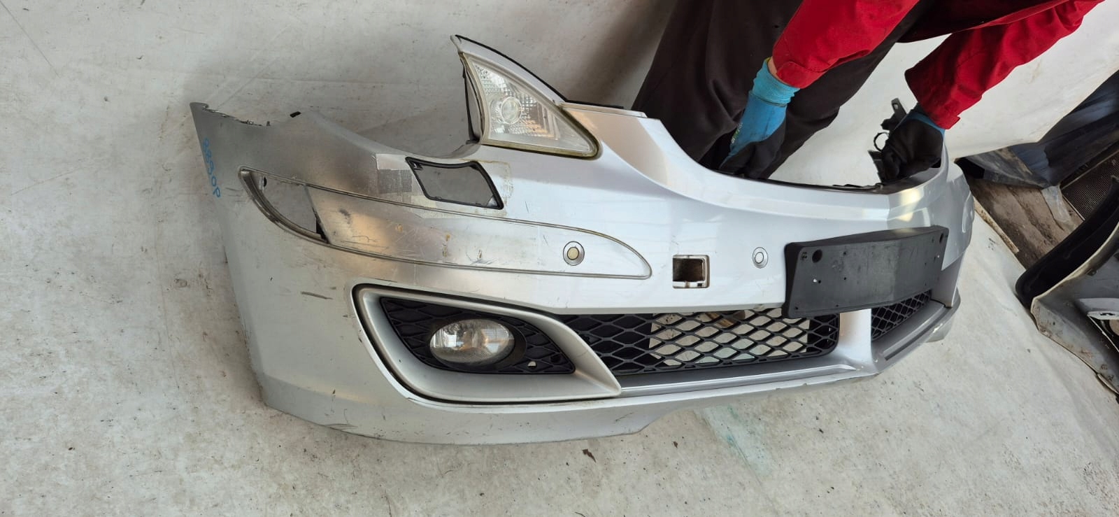 MERCEDES R-KLASA W251 05- bumper front front SPR PDC
