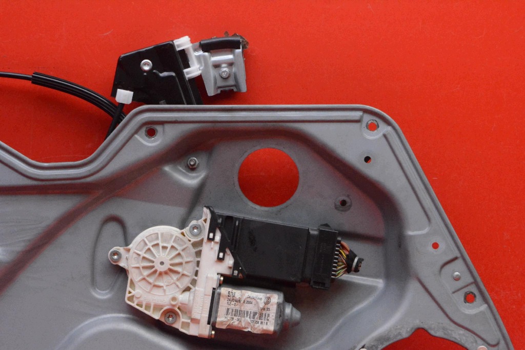 window regulator left front EU 1M0837755 SEAT LEON 1 and 99-05