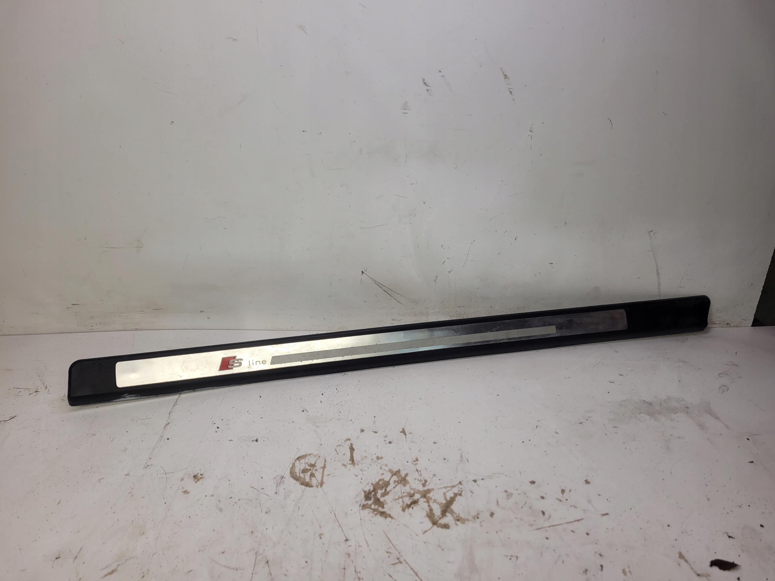 moulding threshold right S LINE AUDI A3 8P 8P3853492E