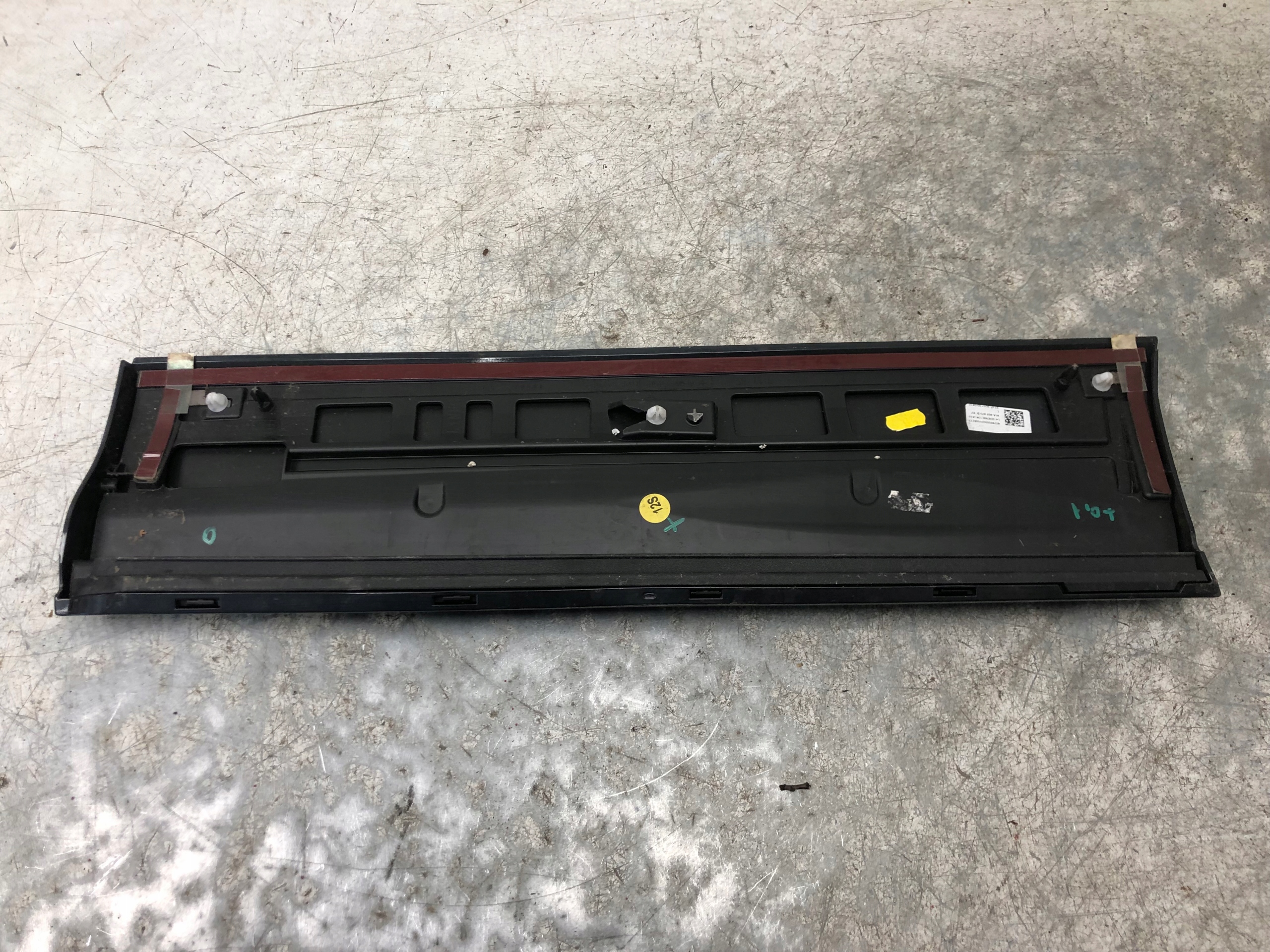 moulding door right rear part AUDI Q2 81A853970B