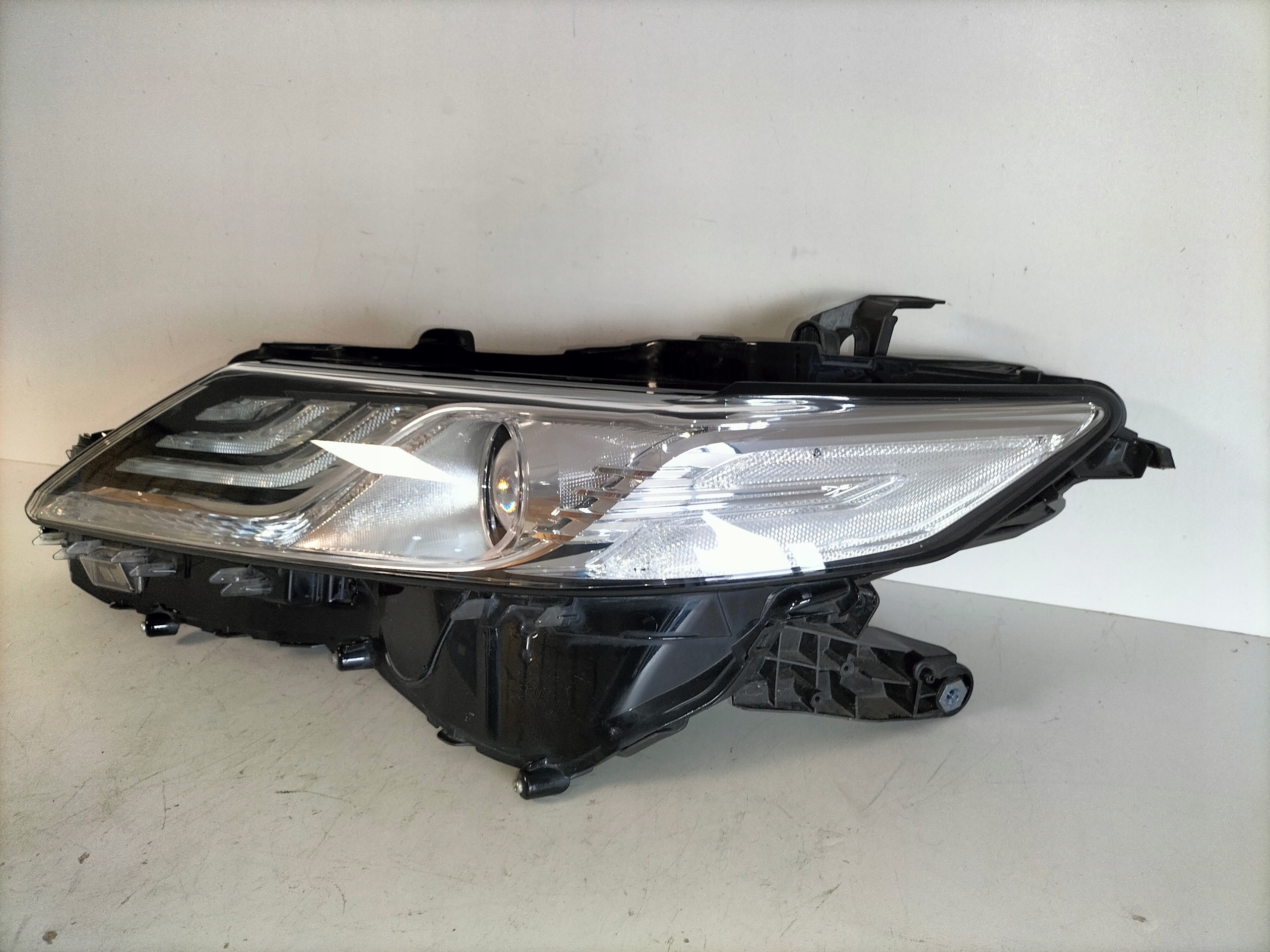 light front reflektor left TOYOTA CAMRY 8 VIII 17- FULL LED