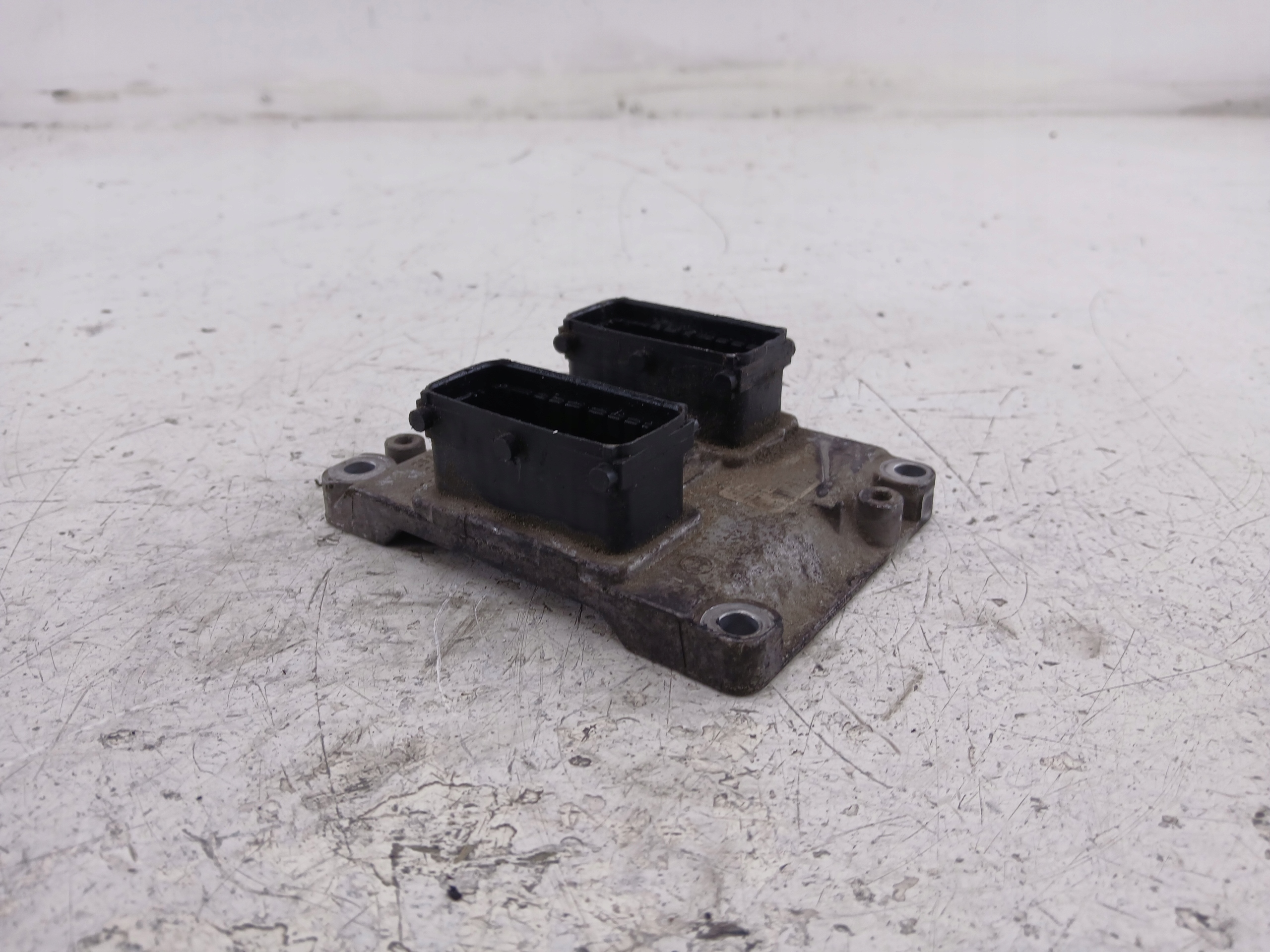 ALFA ROMEO 147 156 1.6 control unit of the engine 0261206716