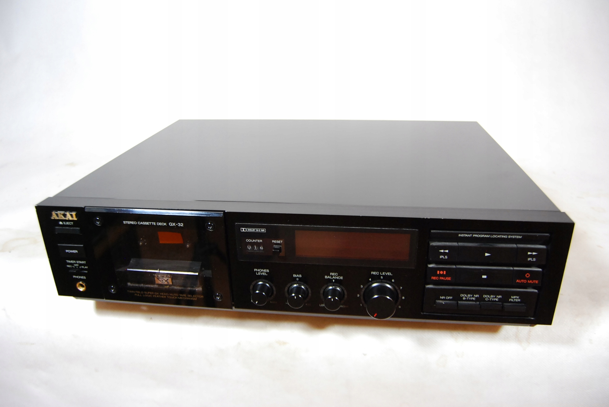 Кассетный магнитофон Akai GX-32 черный