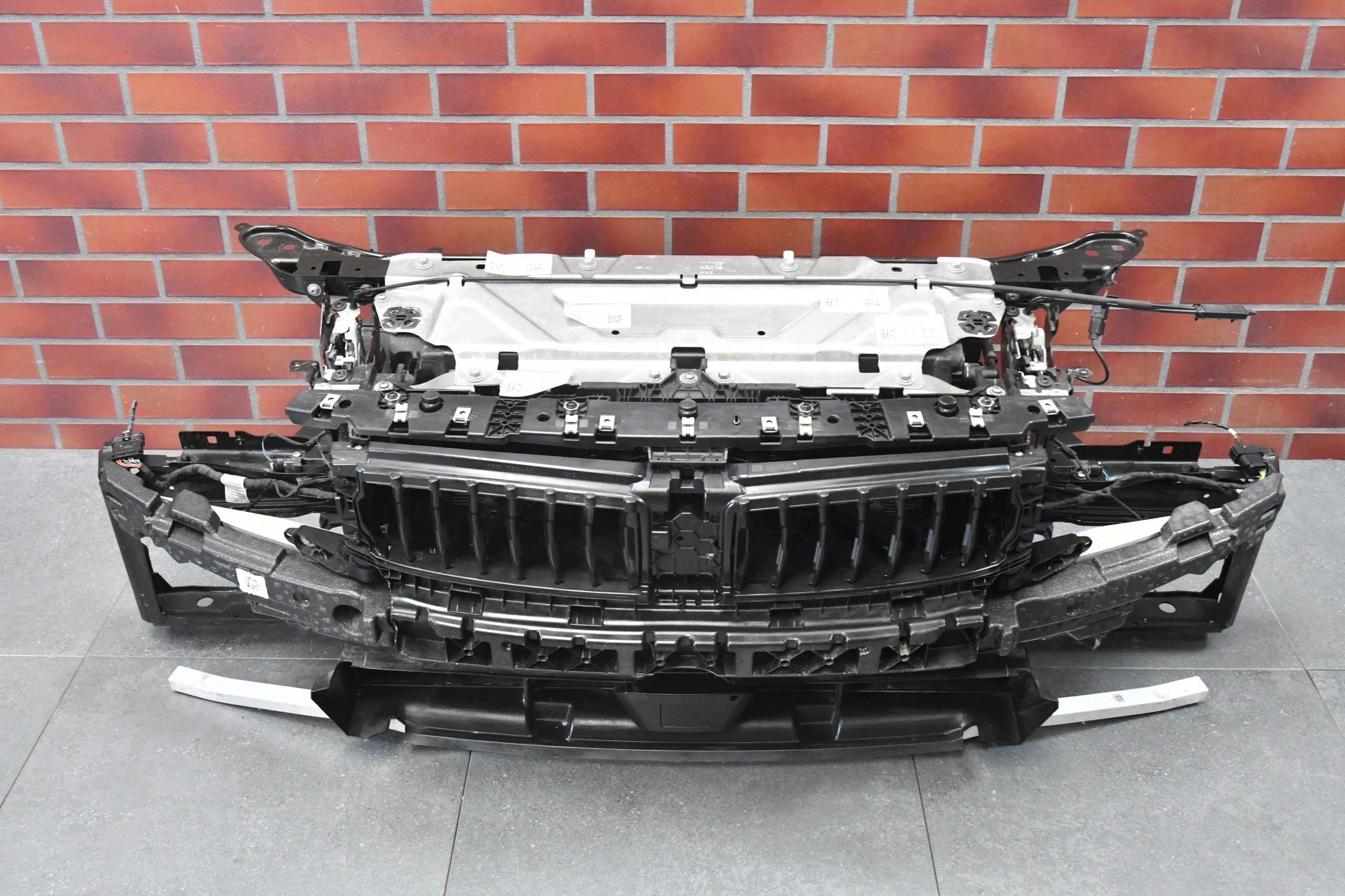 front panel, wall radiator RADAR BMW 2 G42 m-packet M240iX 570km!