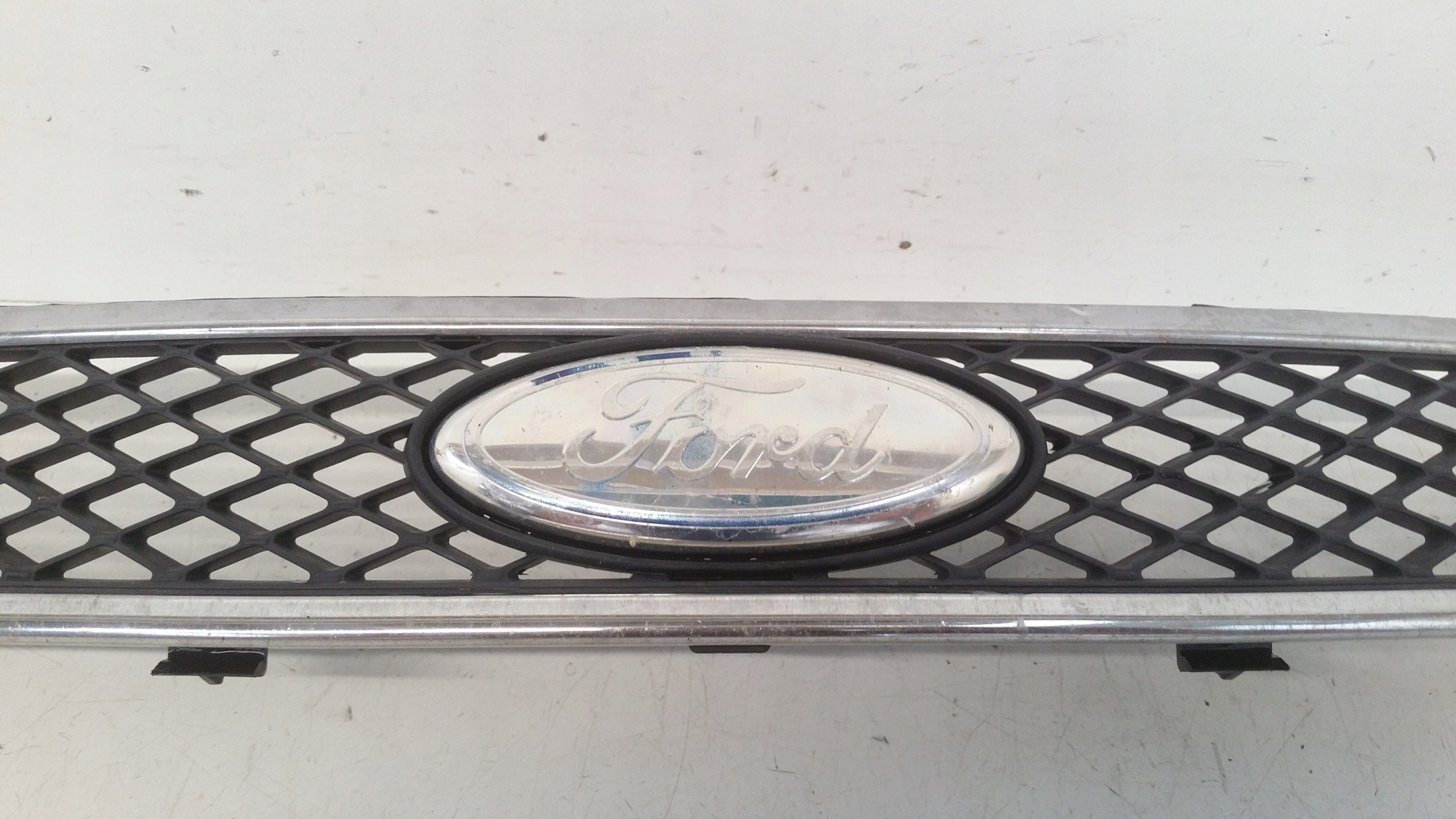 Grill Grill chrom 2S618200BDW Ford Fiesta MK6