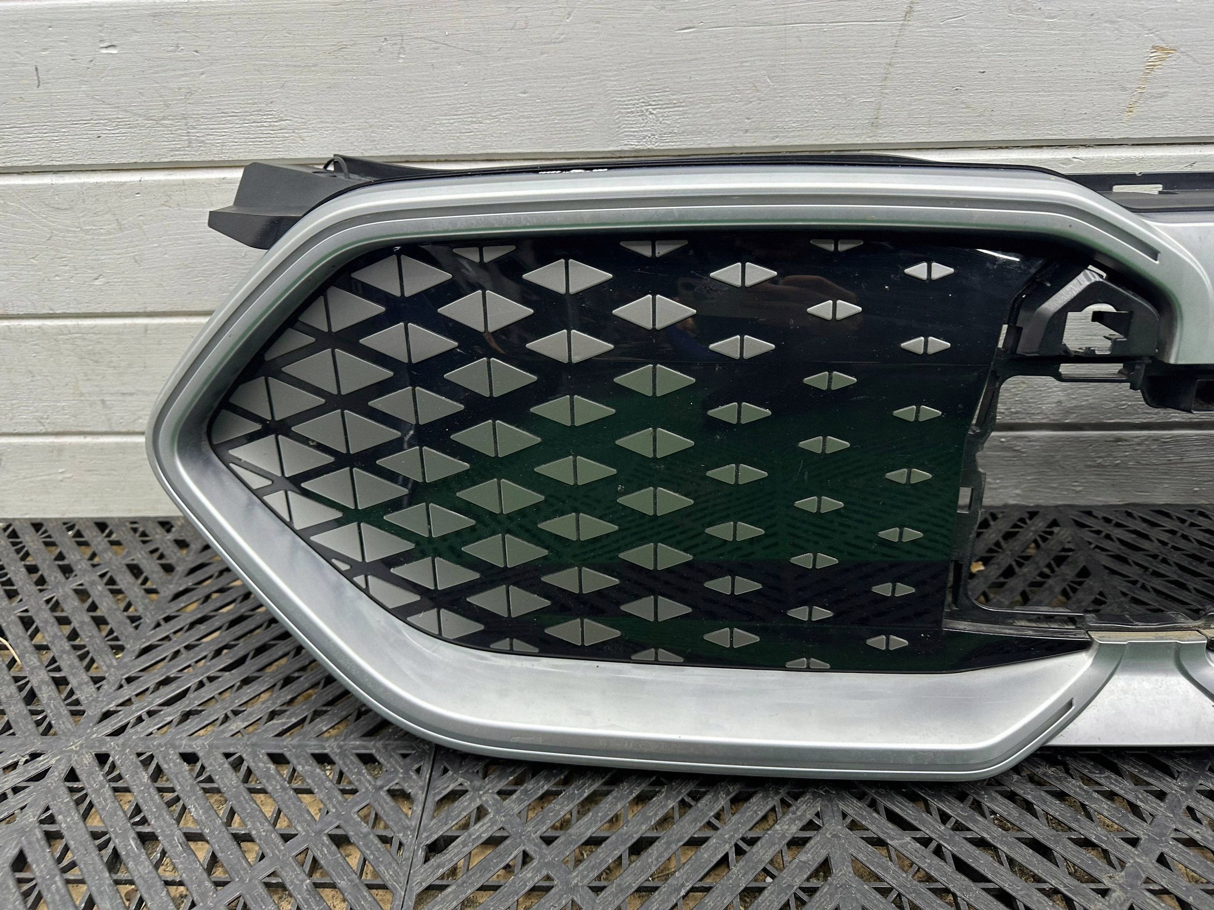 grille radiator (grill) BMW X2 U10 5A4B3D3