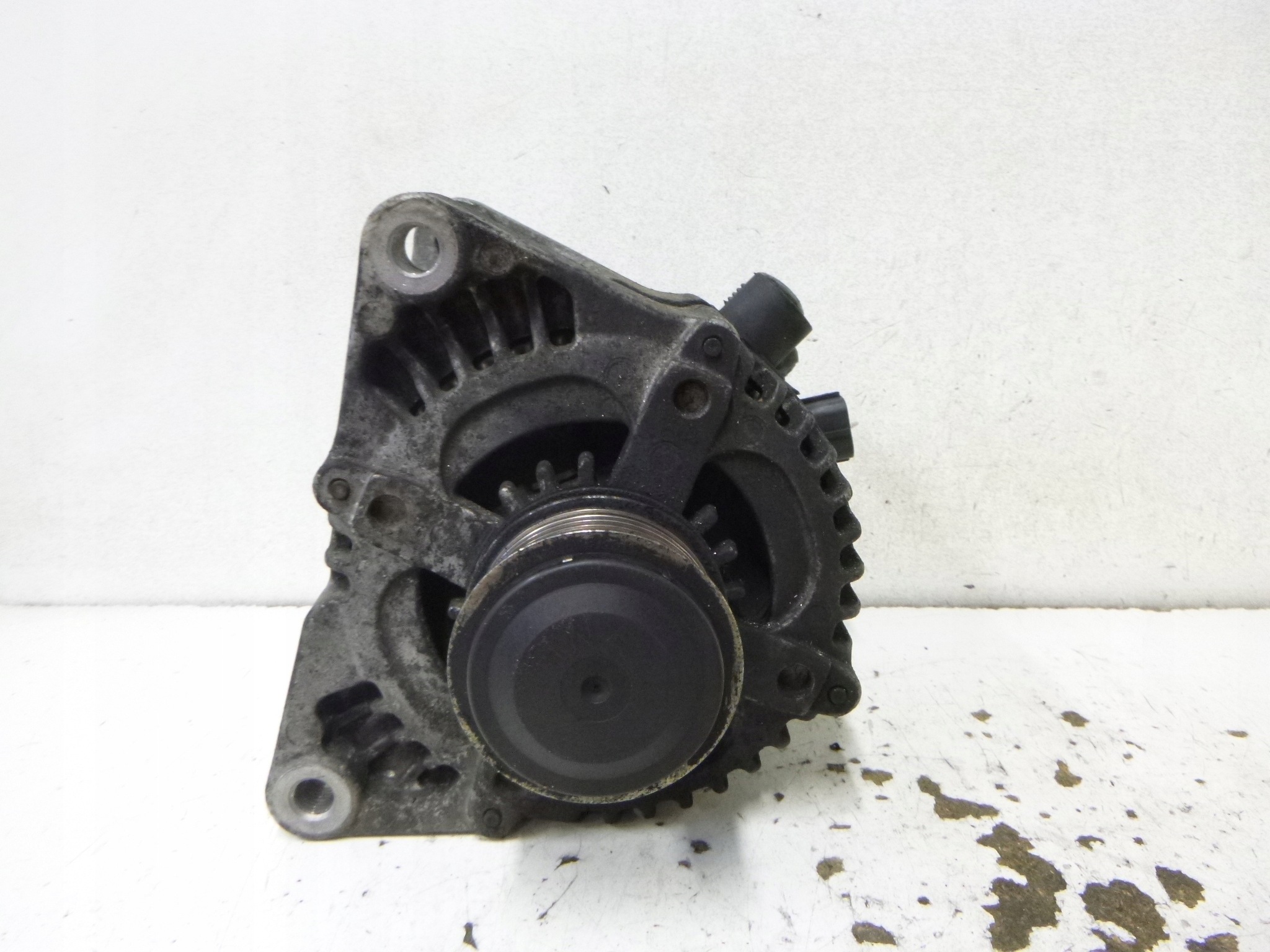 Alternator Ford C-MAX / Focus MK2 2.0 TDCi 2006r. 0986049071