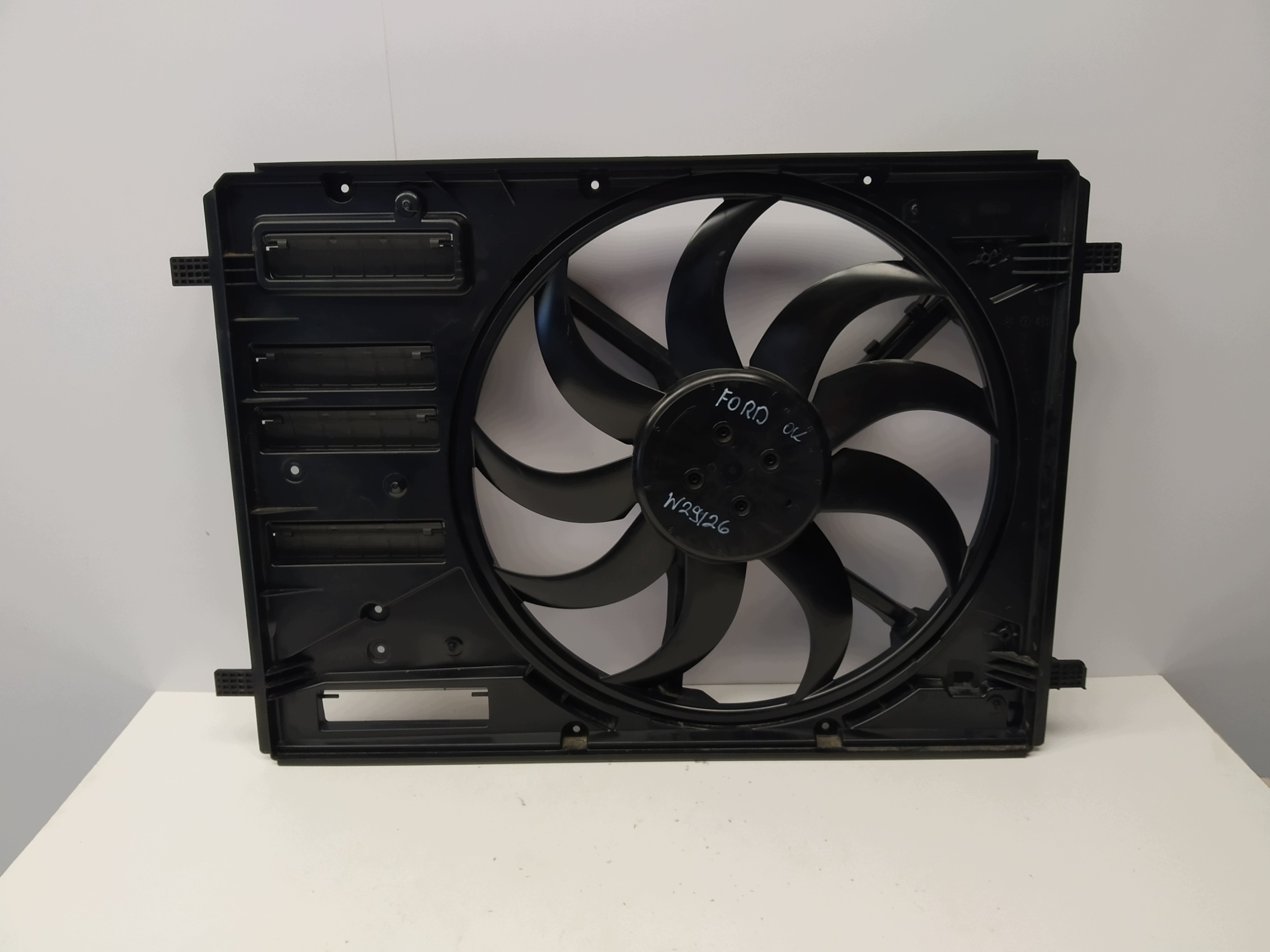 2018r + Ford Focus IV Mk4 ventilátor chladiče originál JX61-8C607-B