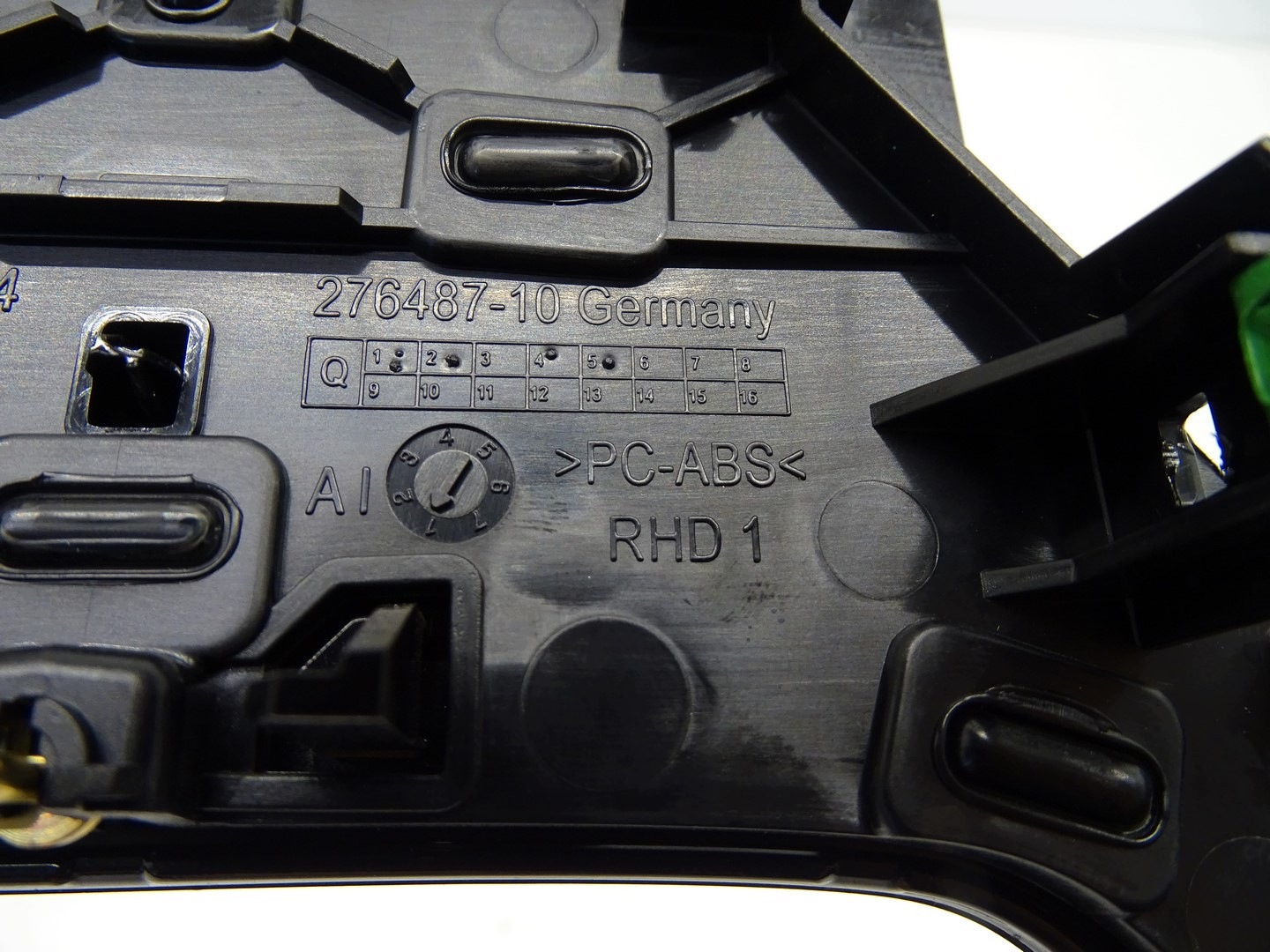 cover frame DEKOR TUNEL central BMW 1 F40 276487 165A563E402