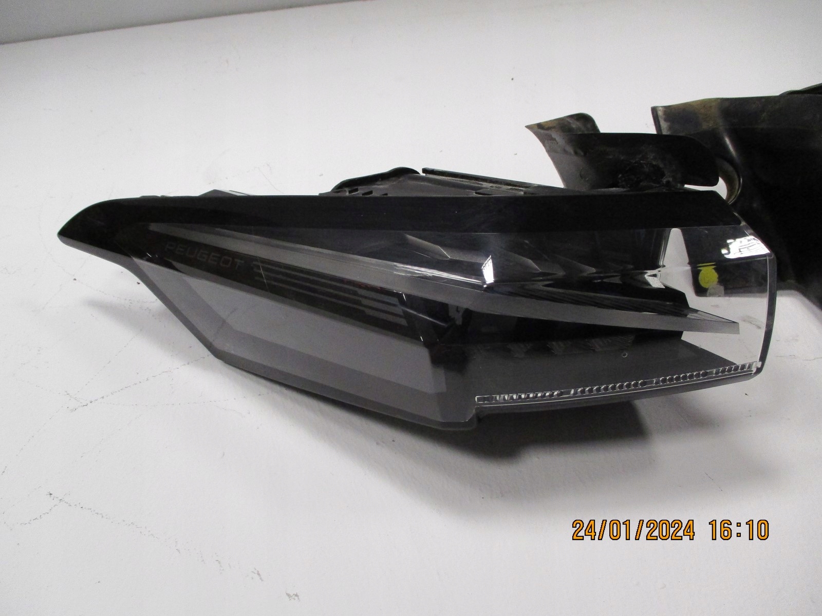 light PEUGEOT 308 T10 408 HB 9835299380 9835299580 right left