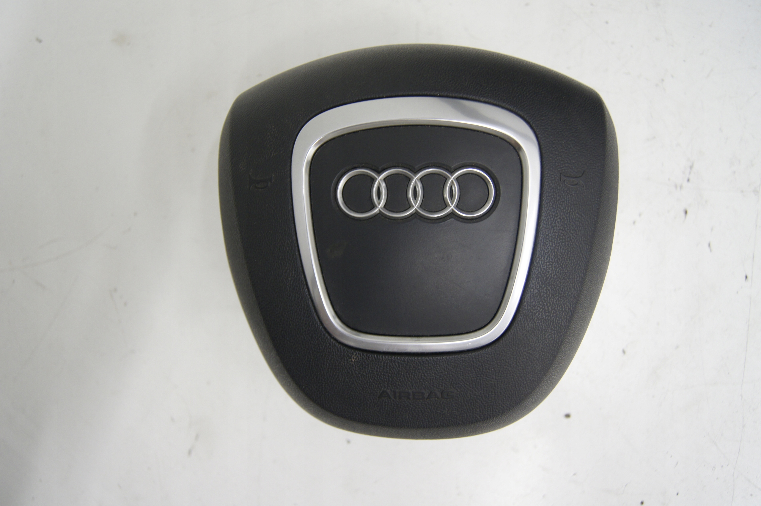 8E0880201CG - Audi a4b7 S-line подушка водія