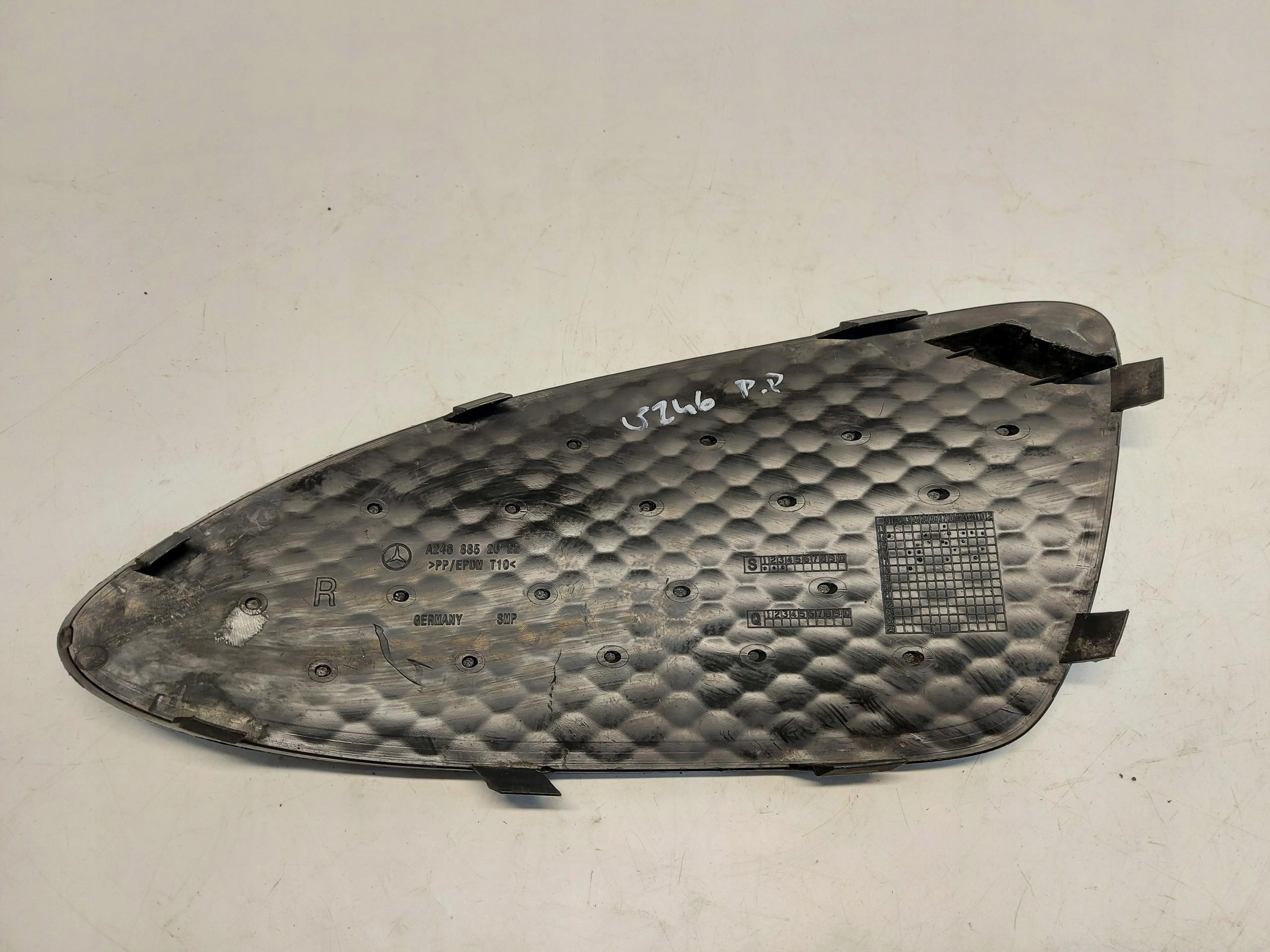 MERCEDES W246 grid spoiler of a bumper front right A2468852622