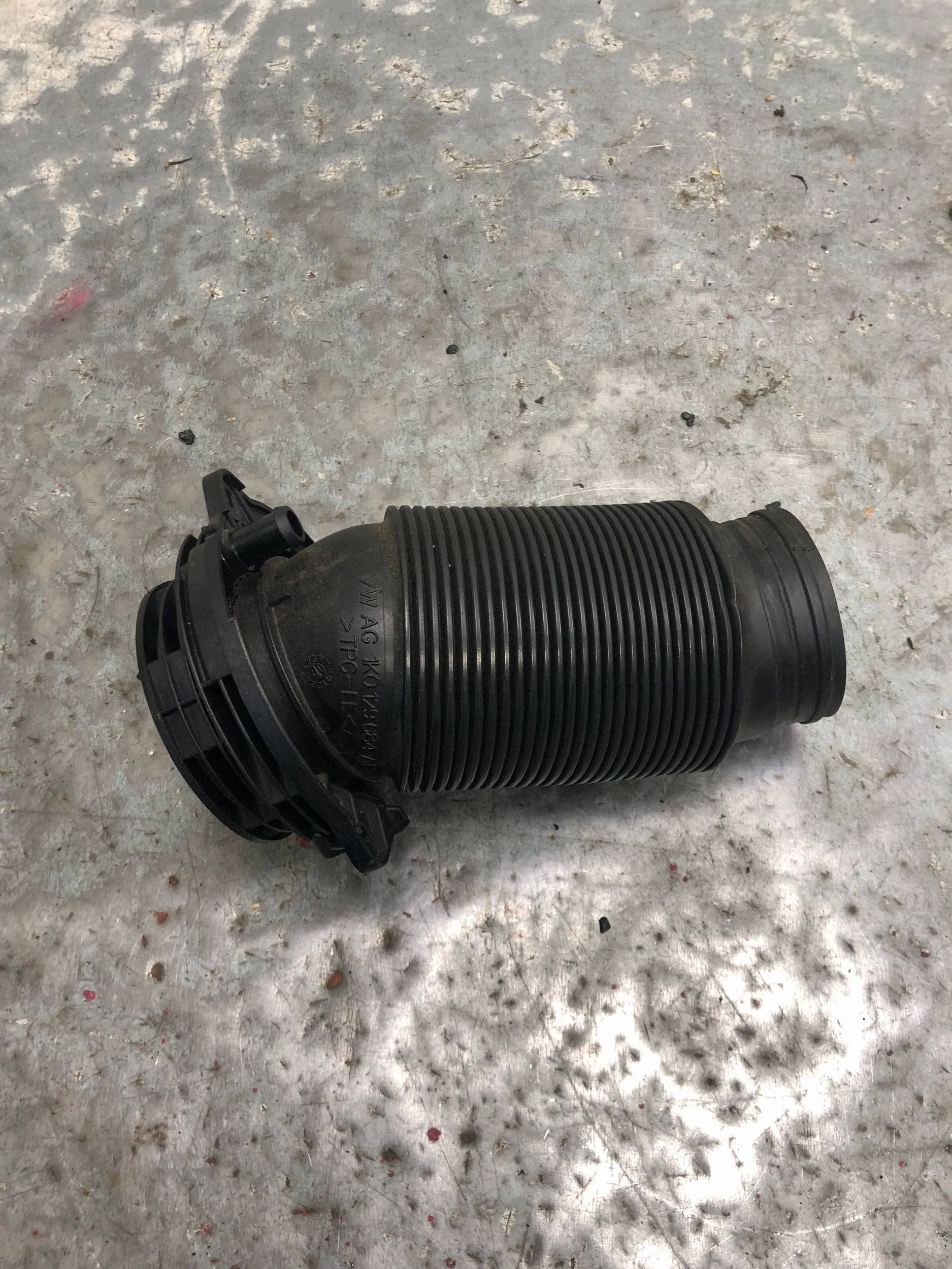 pipe air hose AUDI A3 8P LIFT 1K0129684AN