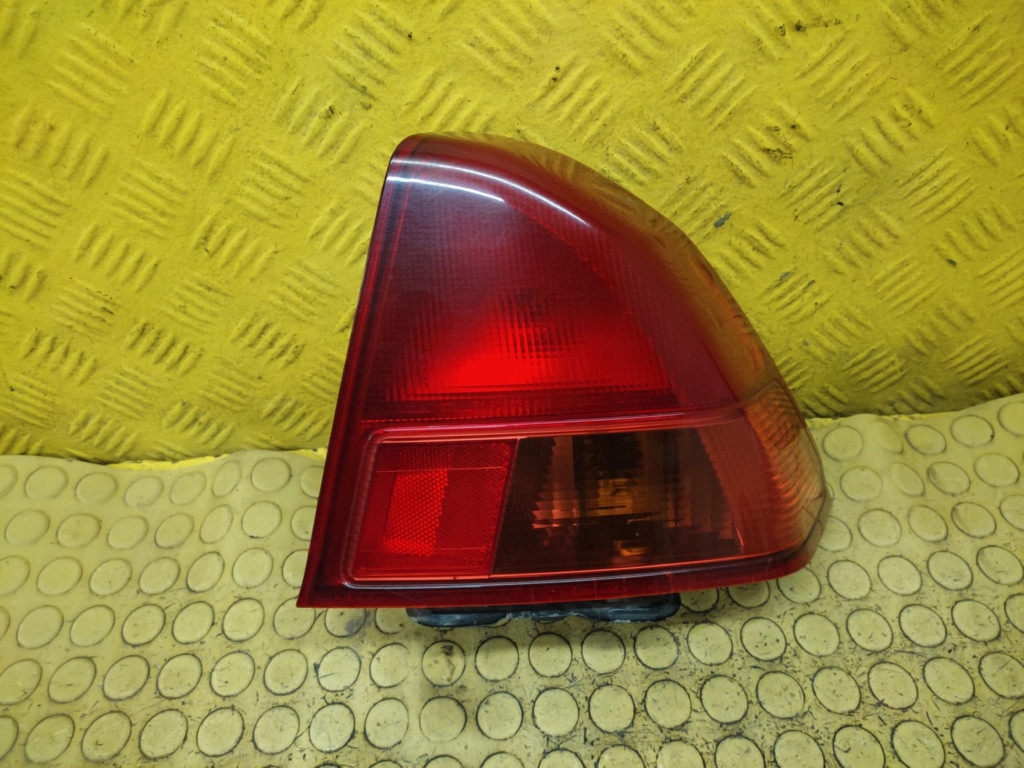 HONDA CIVIC VII sedan light right rear part